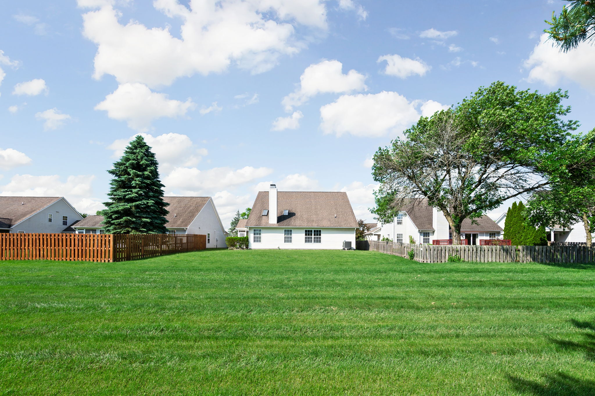  Inviting 3 Bedroom Ranch in Exceptional West Carmel Location - 物件實景
