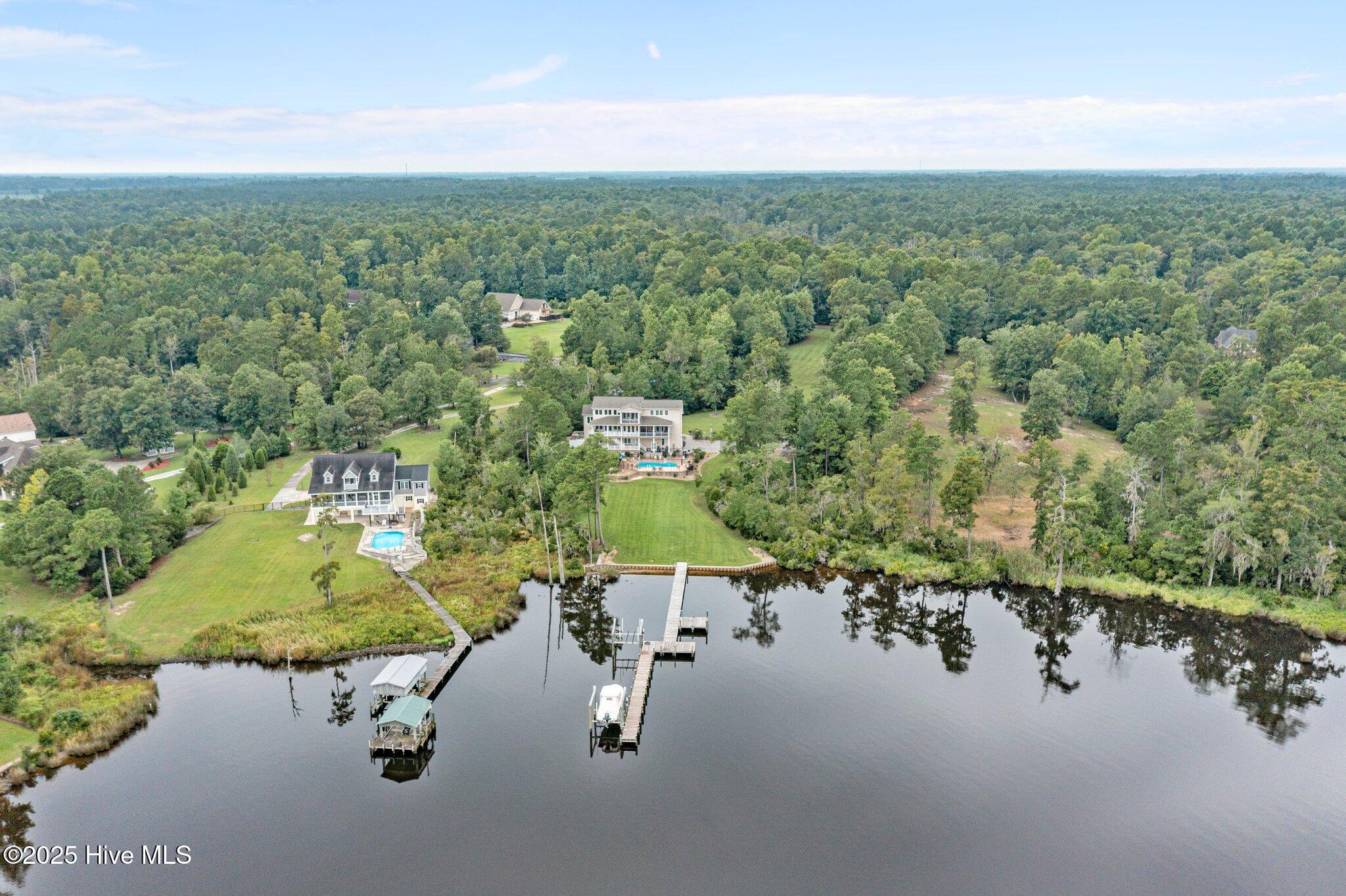 Chocowinity, North Carolina, 27817, United States, 4 Bedrooms Bedrooms, ,5 BathroomsBathrooms,Residential,For Sale,1827727