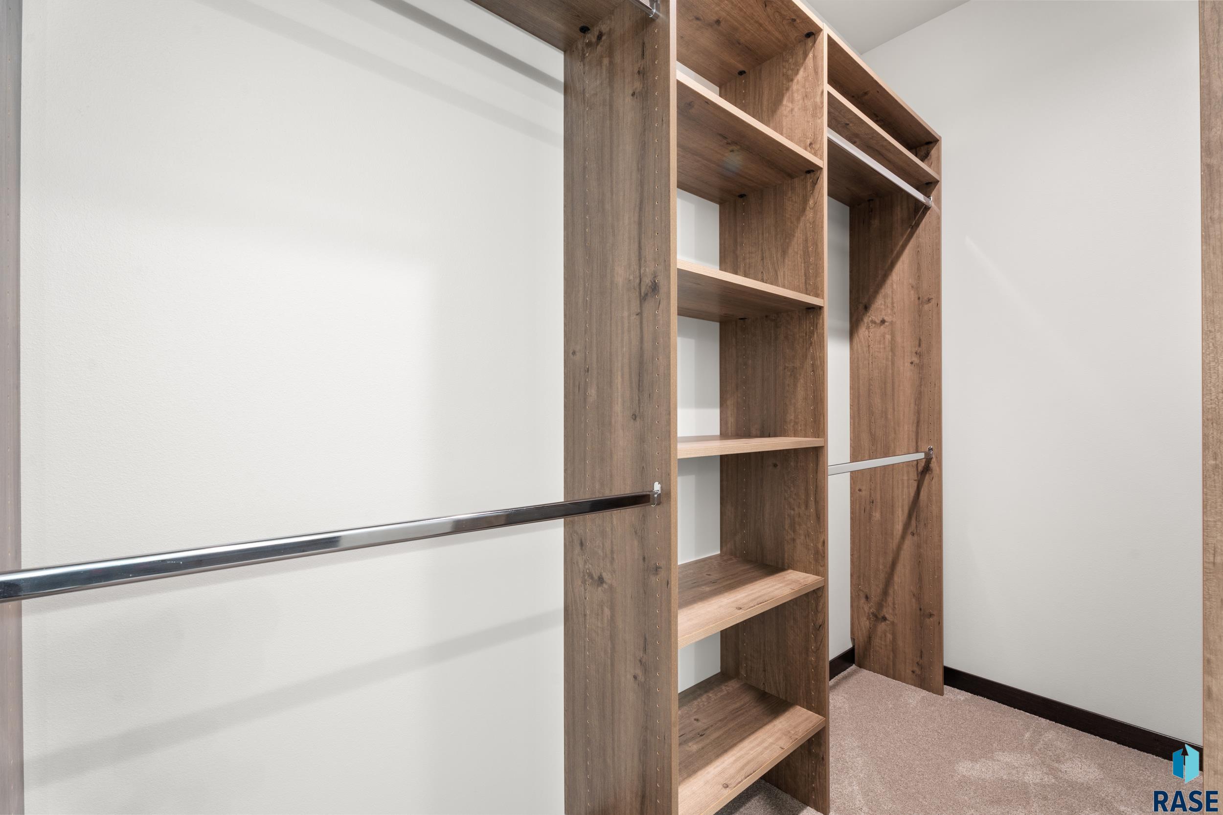 Sioux Falls, South Dakota, 57110, United States, 4 Bedrooms Bedrooms, ,2 BathroomsBathrooms,Residential,For Sale,1982454