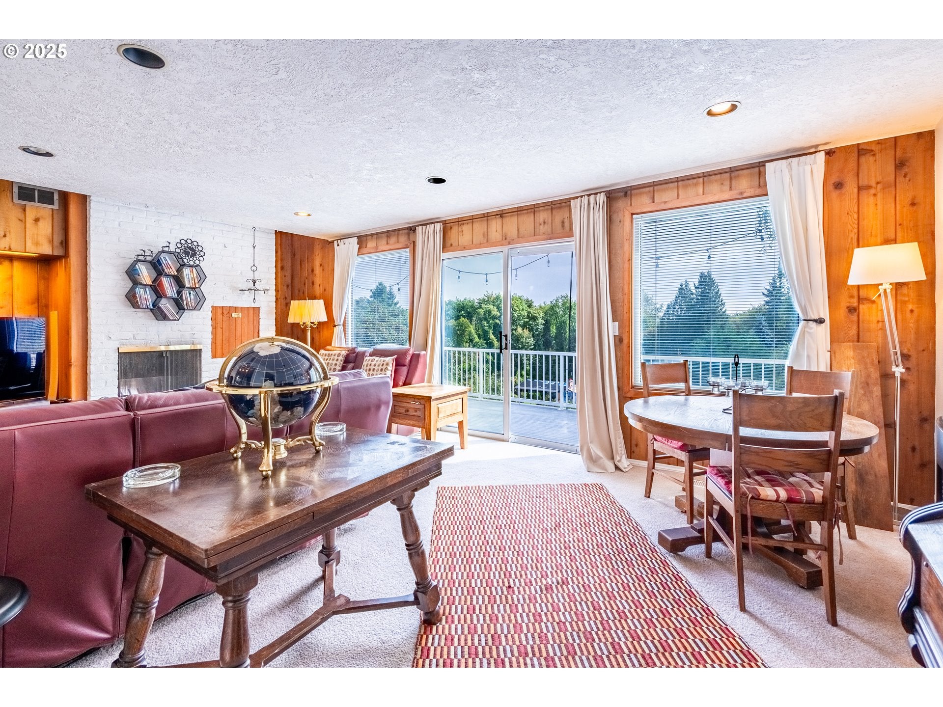 Portland, Oregon, 97219, United States, 4 Bedrooms Bedrooms, ,3 BathroomsBathrooms,Residential,For Sale,1985730