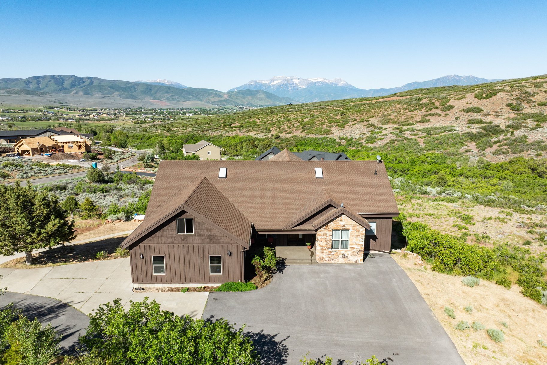  The Ultimate Multi-Generational Mountain Retreat Backing to 500 Acres of Open Sp - 物件實景
