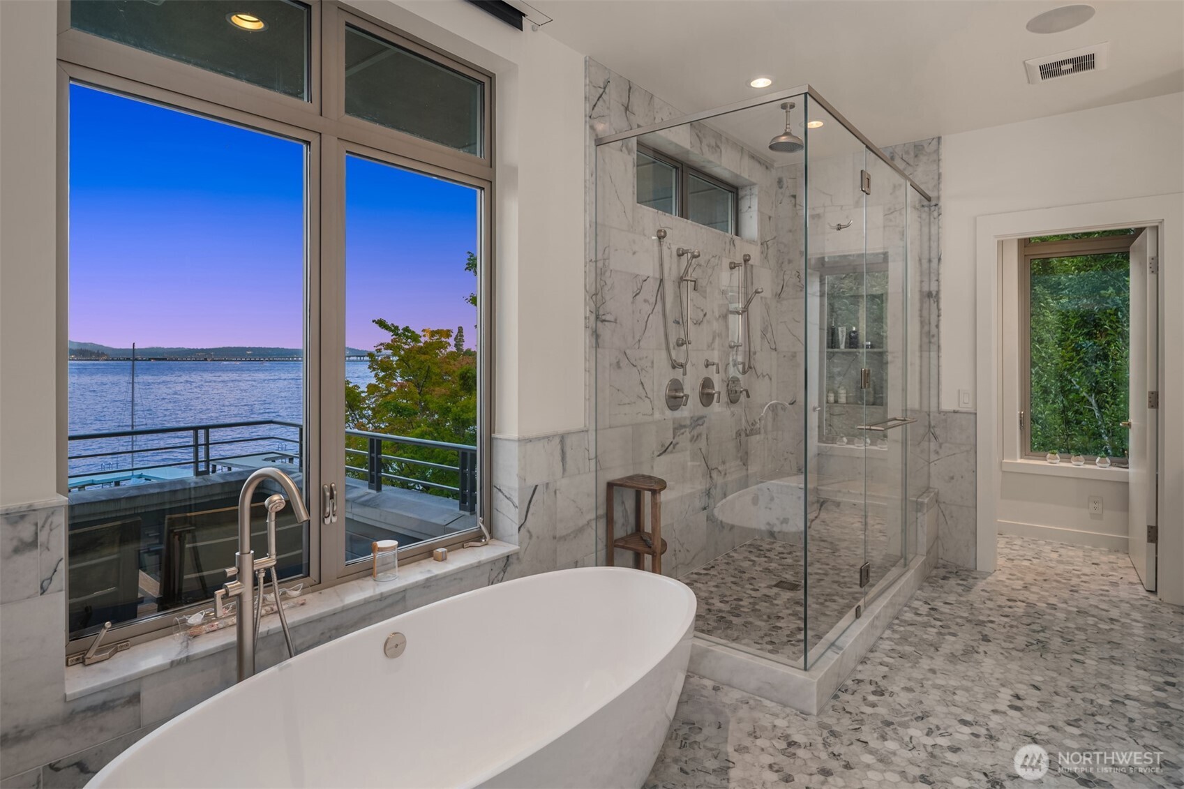 Seattle, Washington, 98105, United States, 6 Bedrooms Bedrooms, ,5 BathroomsBathrooms,Residential,For Sale,1993389