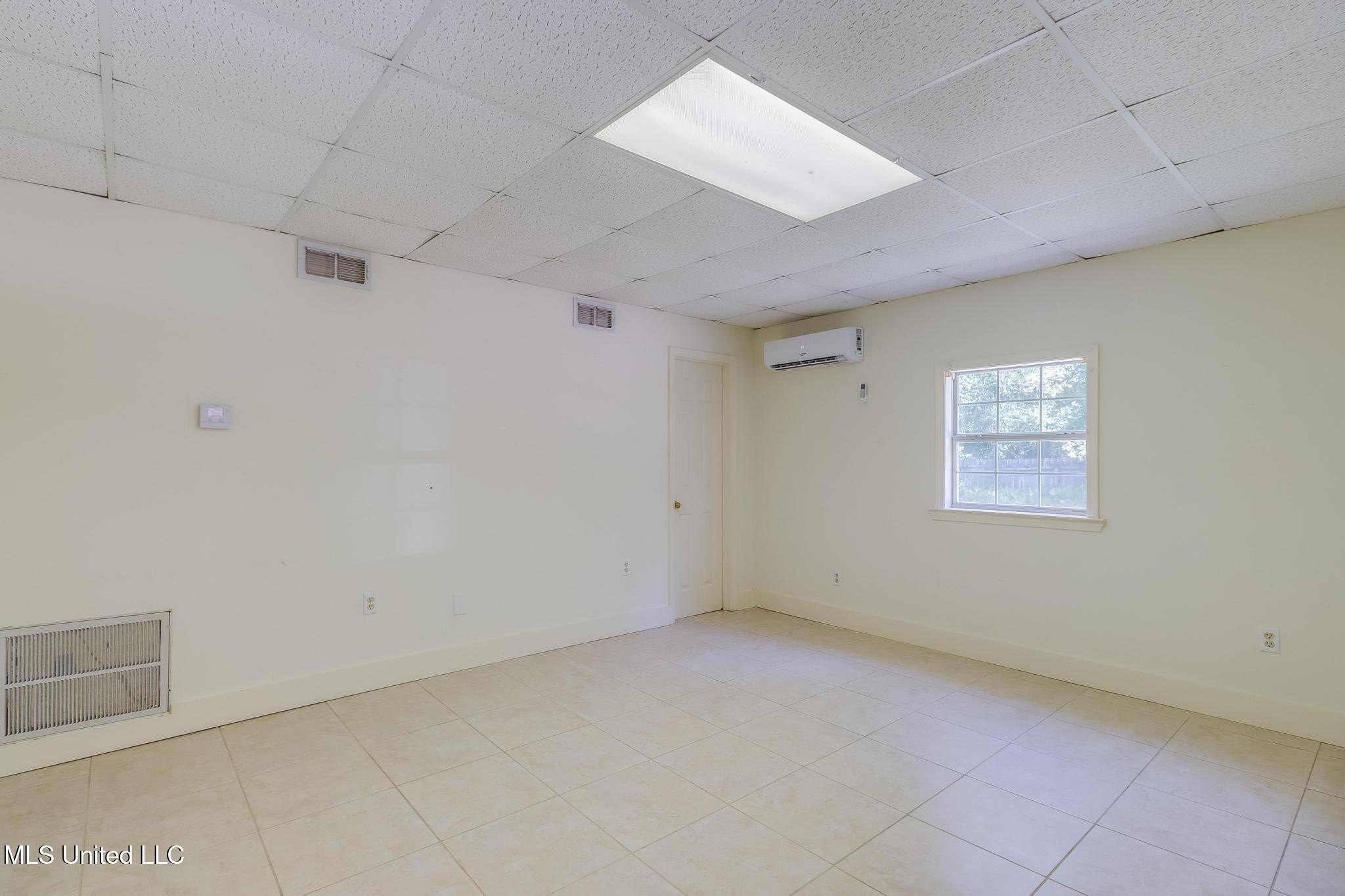 Gulfport, Mississippi, 39507, United States, 4 Bedrooms Bedrooms, ,4 BathroomsBathrooms,Residential,For Sale,1977287