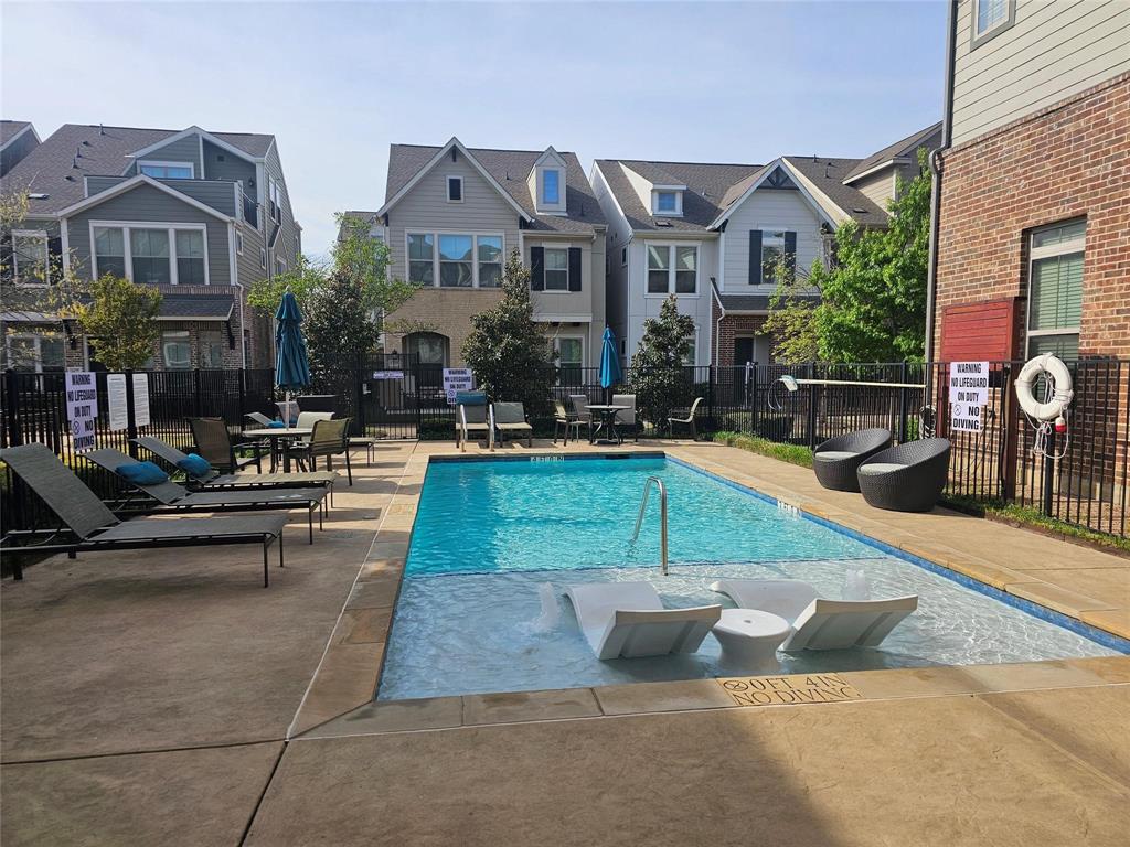 Dallas, Texas, 75212, United States, 3 Bedrooms Bedrooms, ,4 BathroomsBathrooms,Residential,For Sale,1897379