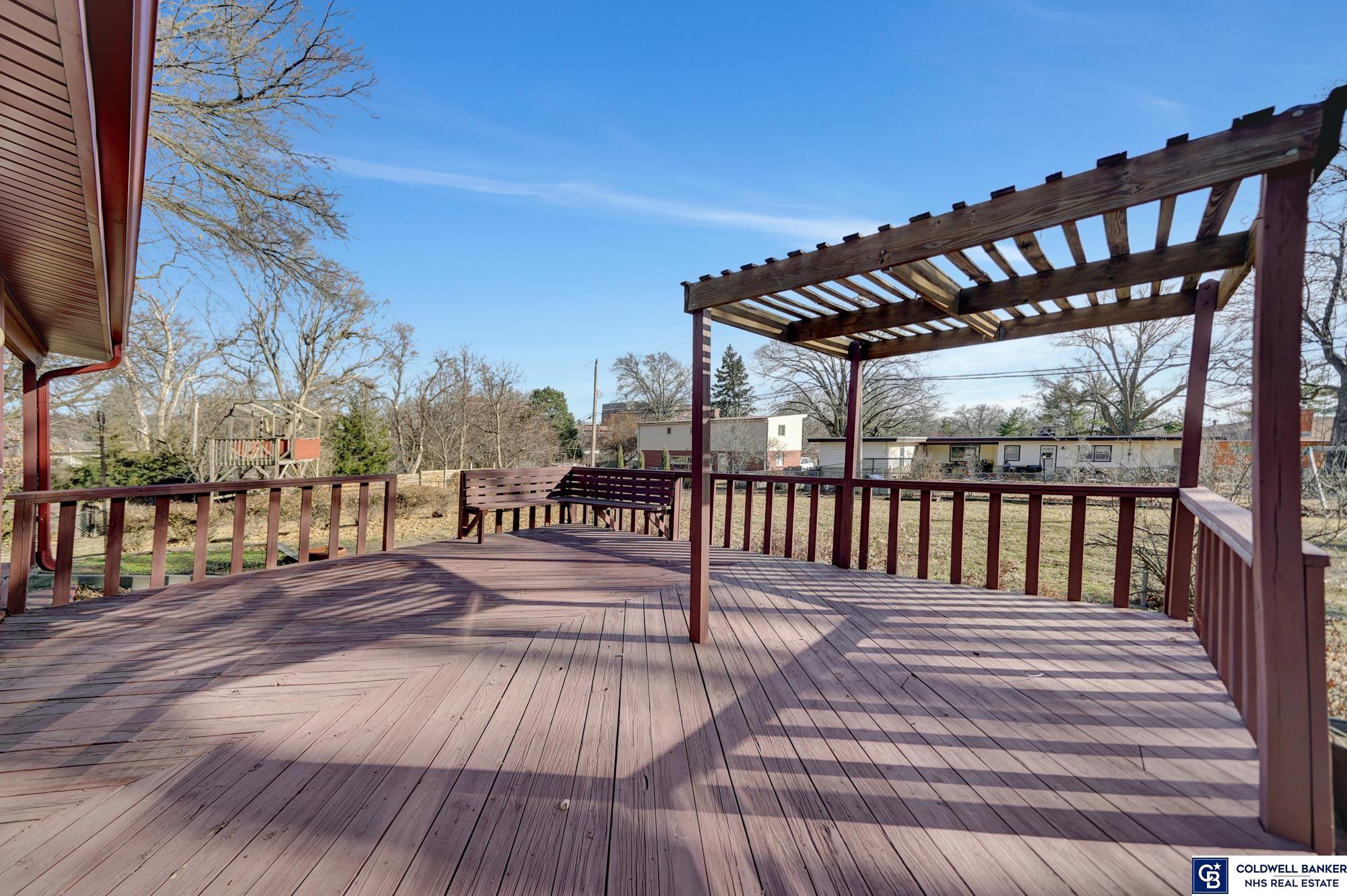 Lincoln, Nebraska, 68510, United States, 6 Bedrooms Bedrooms, ,2 BathroomsBathrooms,Residential,For Sale,1796246