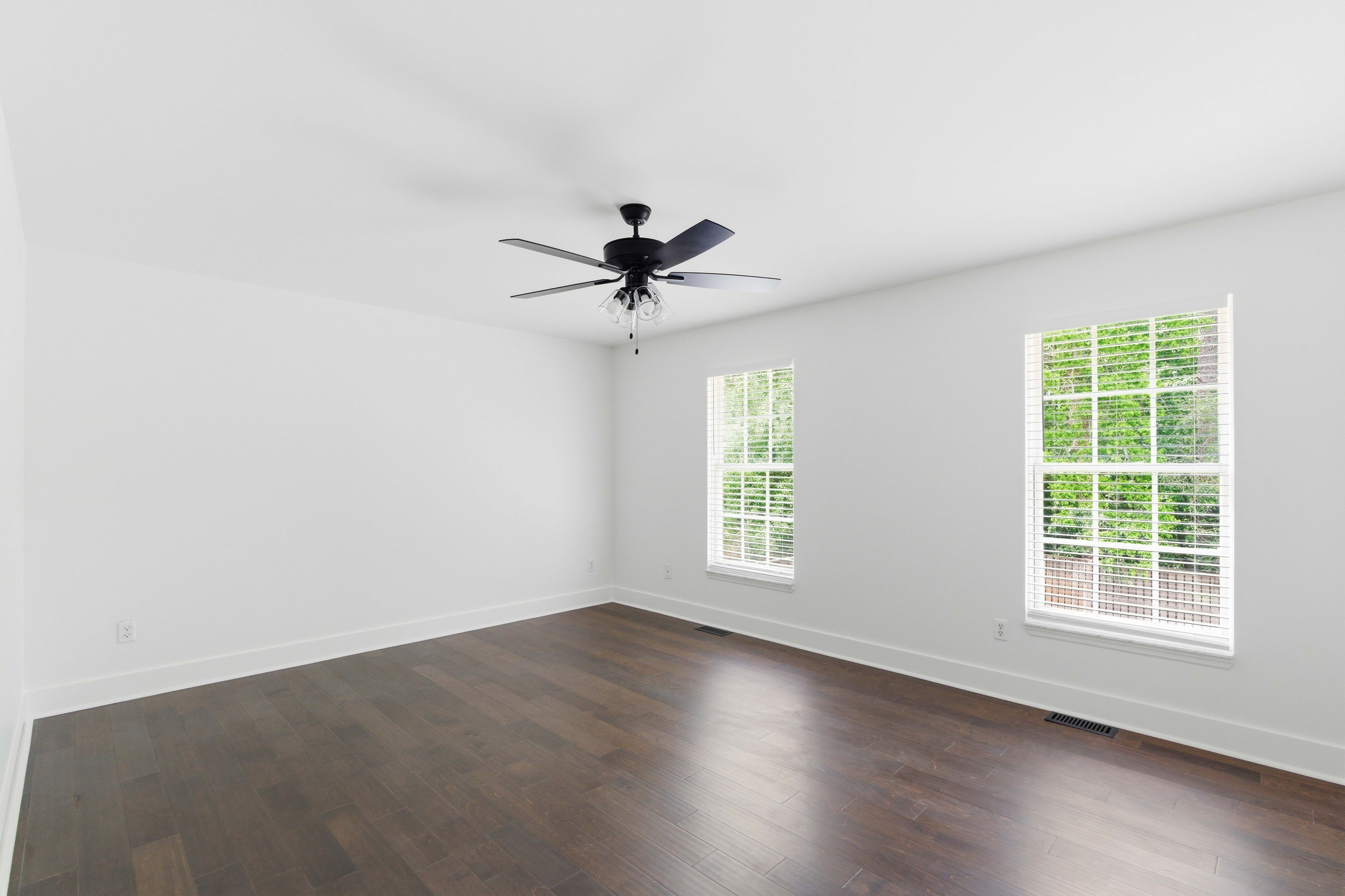  2143 Pinehurst Avenue - 物件實景