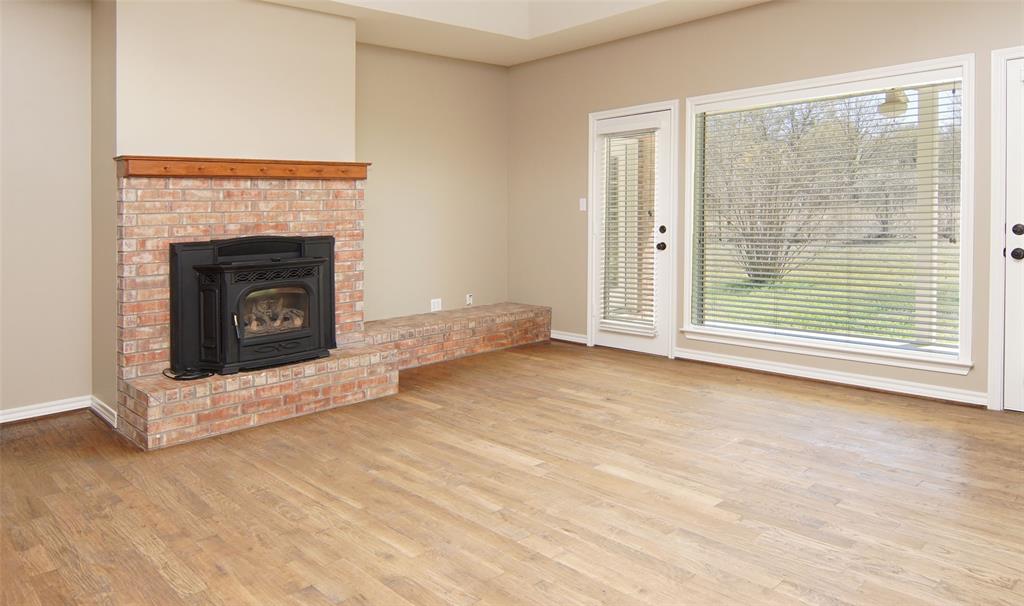 Weatherford, Texas, 76088, United States, 3 Bedrooms Bedrooms, ,3 BathroomsBathrooms,Residential,For Sale,1974096