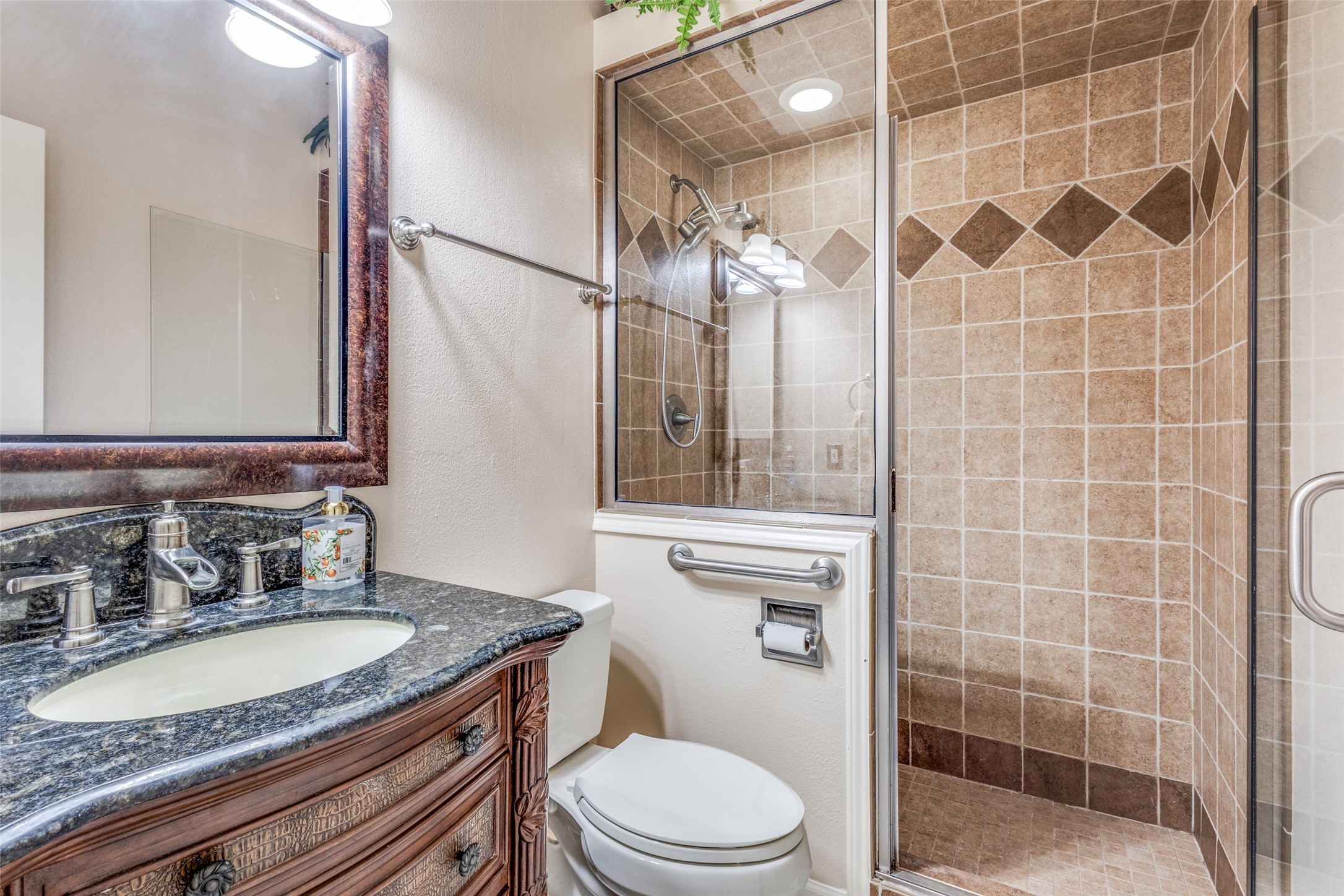 Richardson, Texas, 75082, United States, 4 Bedrooms Bedrooms, ,3 BathroomsBathrooms,Residential,For Sale,1989698