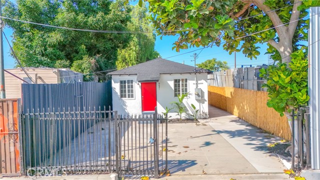 Los Angeles, California, 90002, United States, 5 Bedrooms Bedrooms, ,Residential,For Sale,2008147