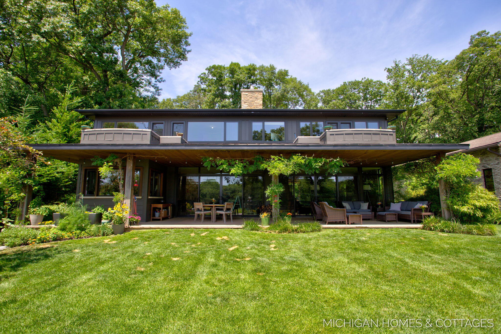 Saugatuck, Michigan, 49453, United States, 5 Bedrooms Bedrooms, ,4 BathroomsBathrooms,Residential,For Sale,1940964