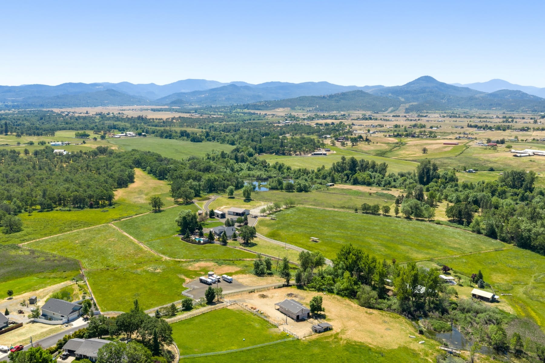  163 Hidden Valley Drive Eagle Point, OR 97524 - 物件實景