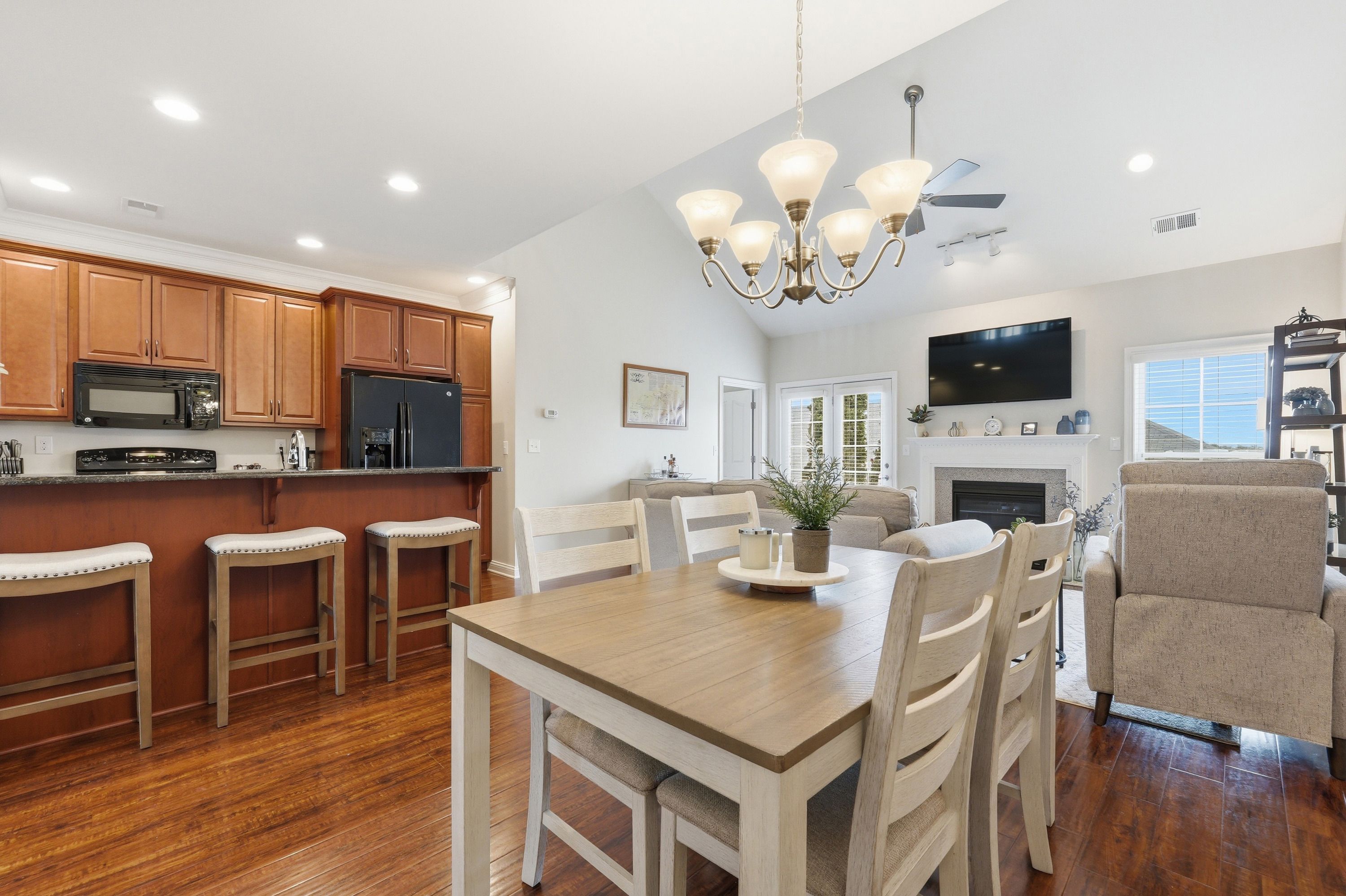  907 South English Station Road, Louisville, KY 40299 - 物件實景