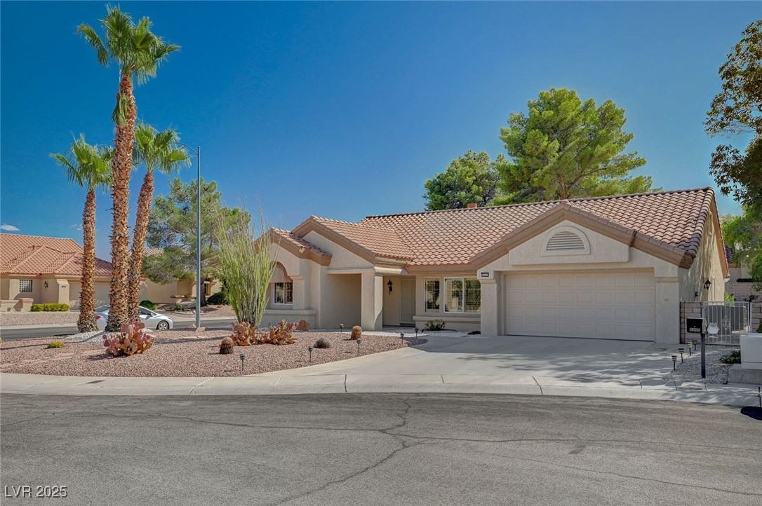 Las Vegas, Nevada, 89134, United States, 2 Bedrooms Bedrooms, ,2 BathroomsBathrooms,Residential,For Sale,1950375