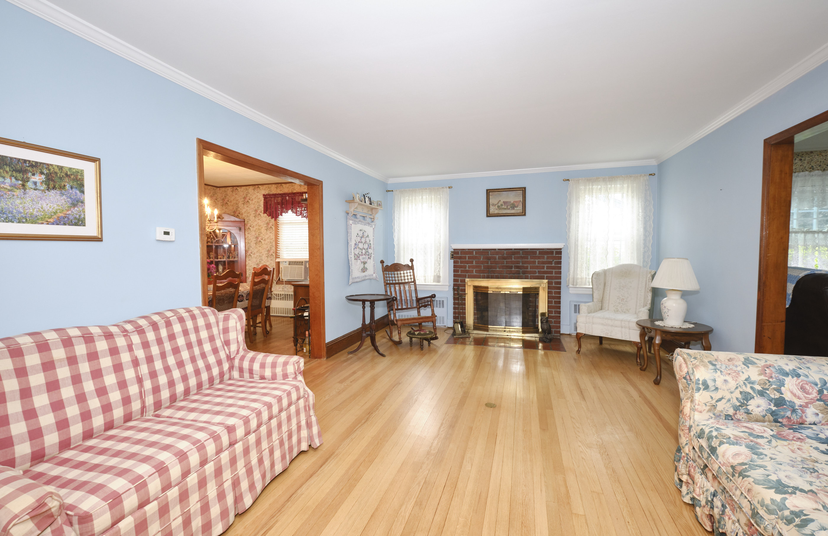 Floral Park, New York, 11001, United States, 3 Bedrooms Bedrooms, ,2 BathroomsBathrooms,Residential,For Sale,1974847
