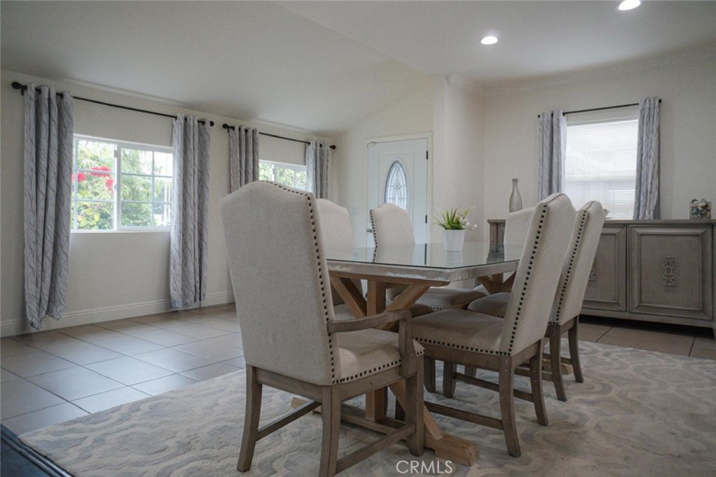 Los Angeles, California, 90043, United States, 3 Bedrooms Bedrooms, ,2 BathroomsBathrooms,Residential,For Sale,1981905