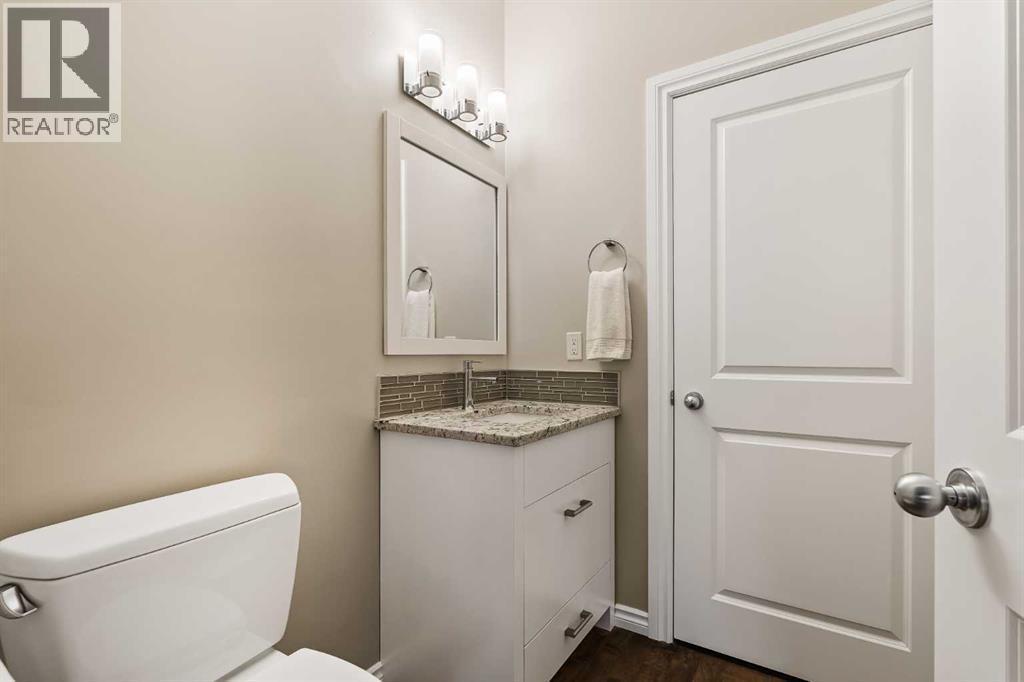 CALGARY, Alberta, T3E 2M9, CA, 2 Bedrooms Bedrooms, ,2 BathroomsBathrooms,Residential,For Sale,1949798