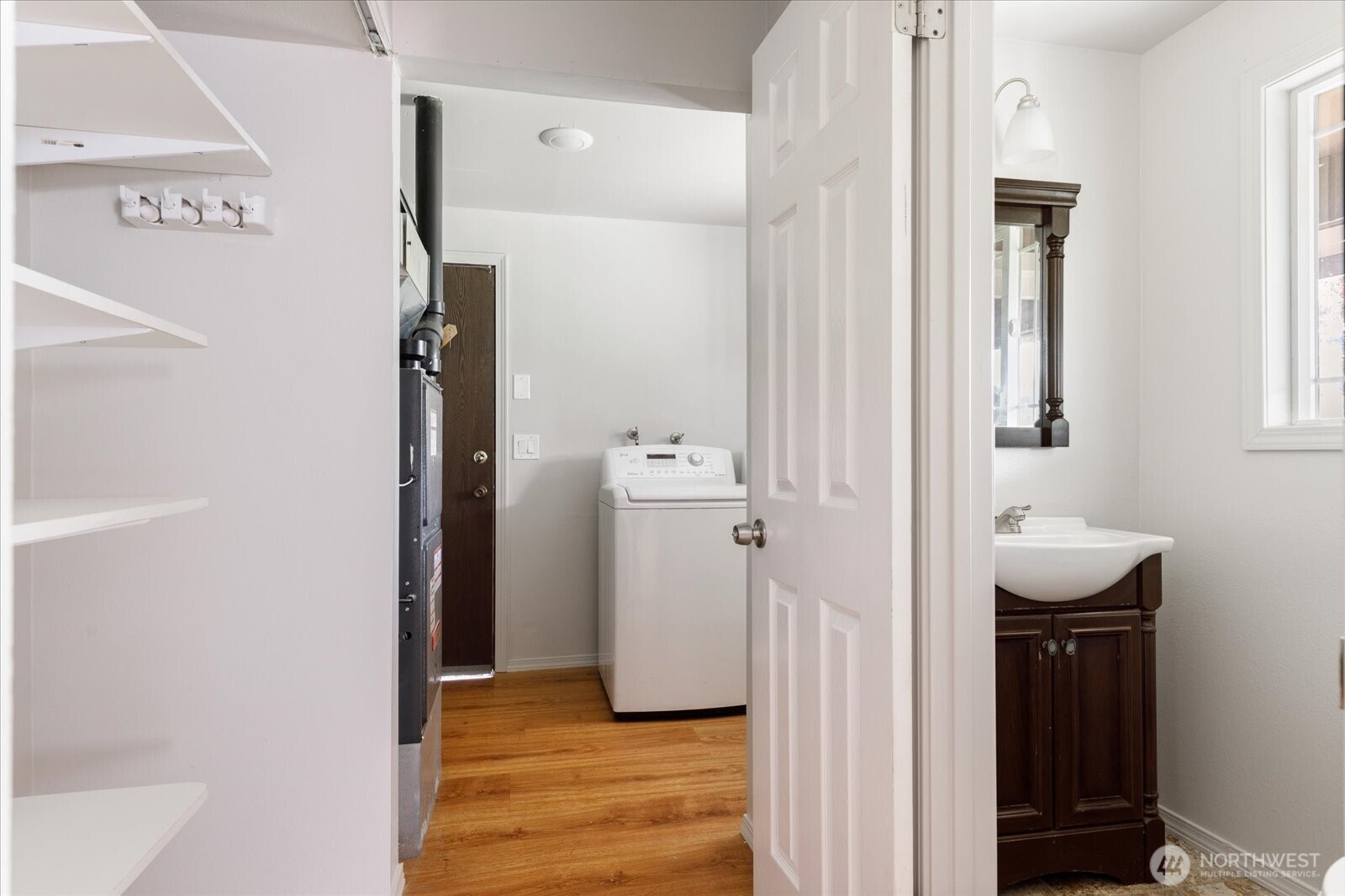 Oak Harbor, Washington, 98277, United States, 3 Bedrooms Bedrooms, ,2 BathroomsBathrooms,Residential,For Sale,1996156