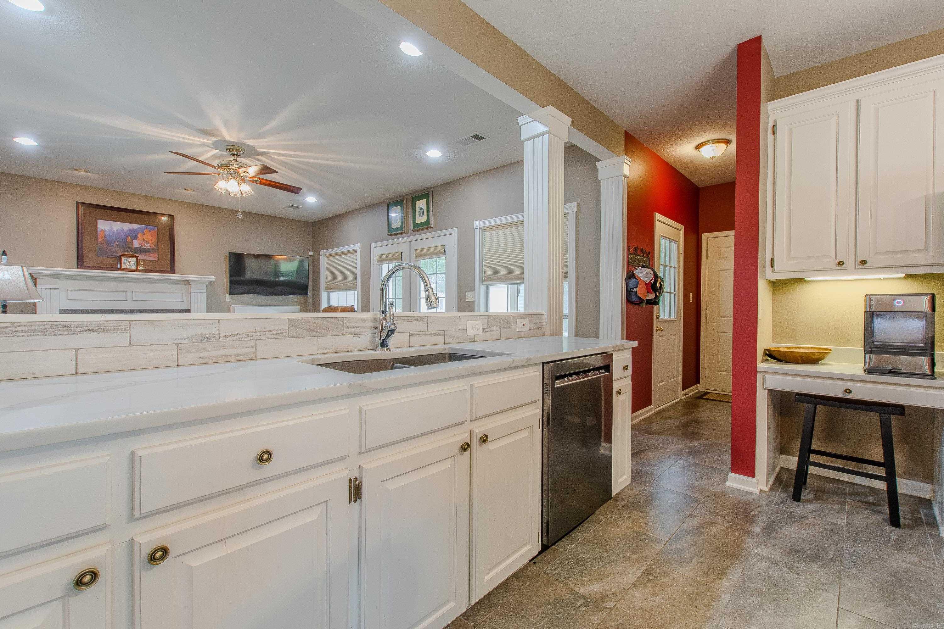 Benton, Arkansas, 72019, United States, 4 Bedrooms Bedrooms, ,4 BathroomsBathrooms,Residential,For Sale,1932840