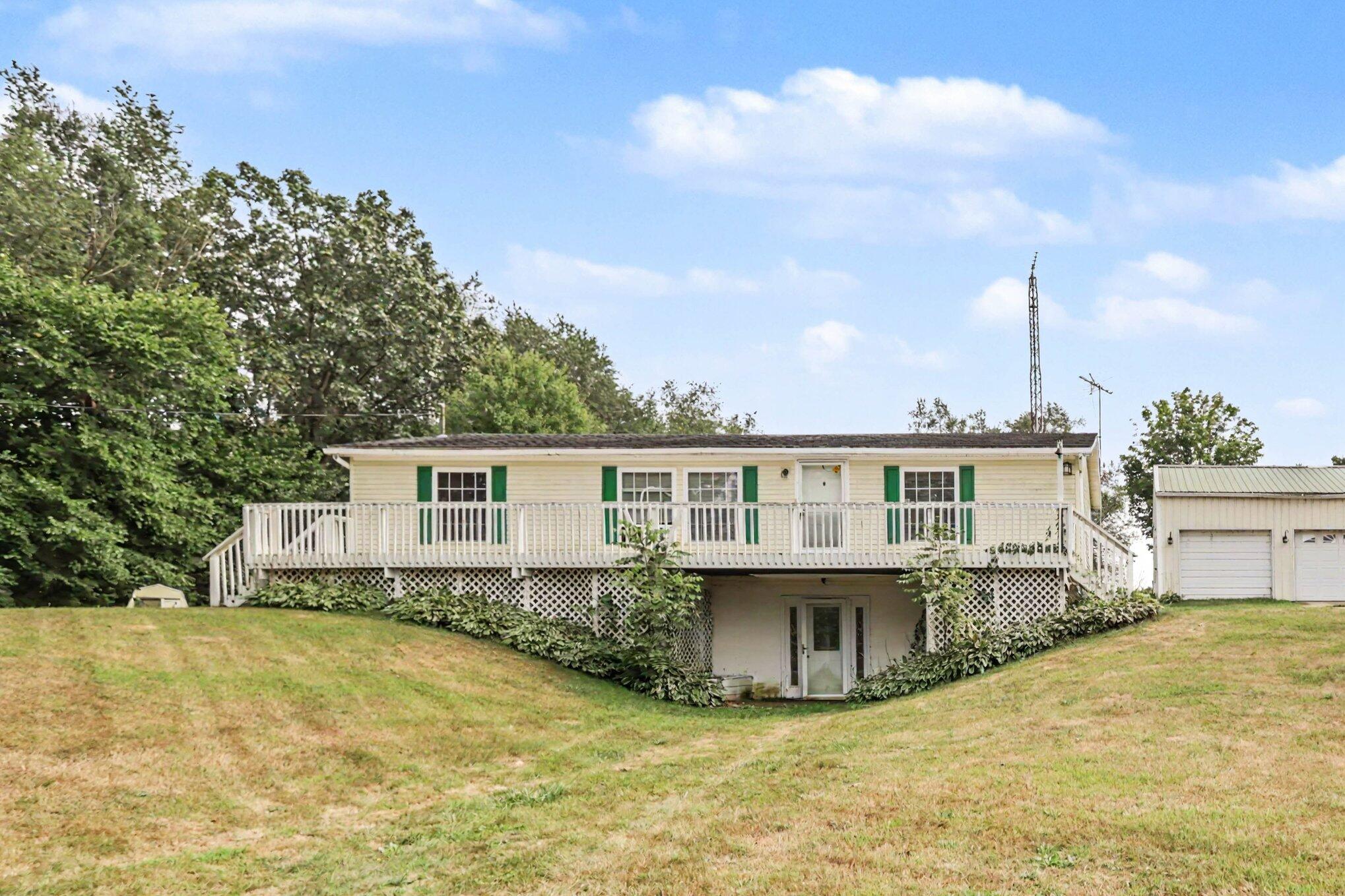 K Dr, East Leroy, MI 49051