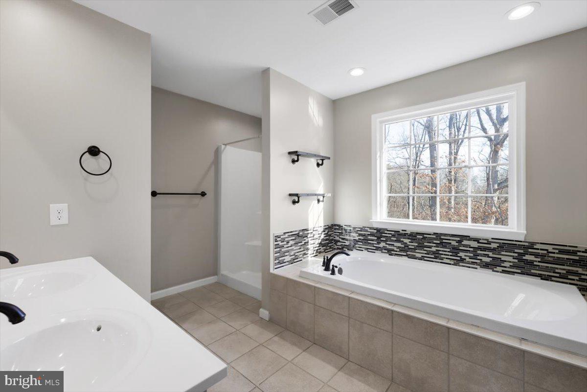 Clear Brook, Virginia, 22624, United States, 4 Bedrooms Bedrooms, ,4 BathroomsBathrooms,Residential,For Sale,1921758