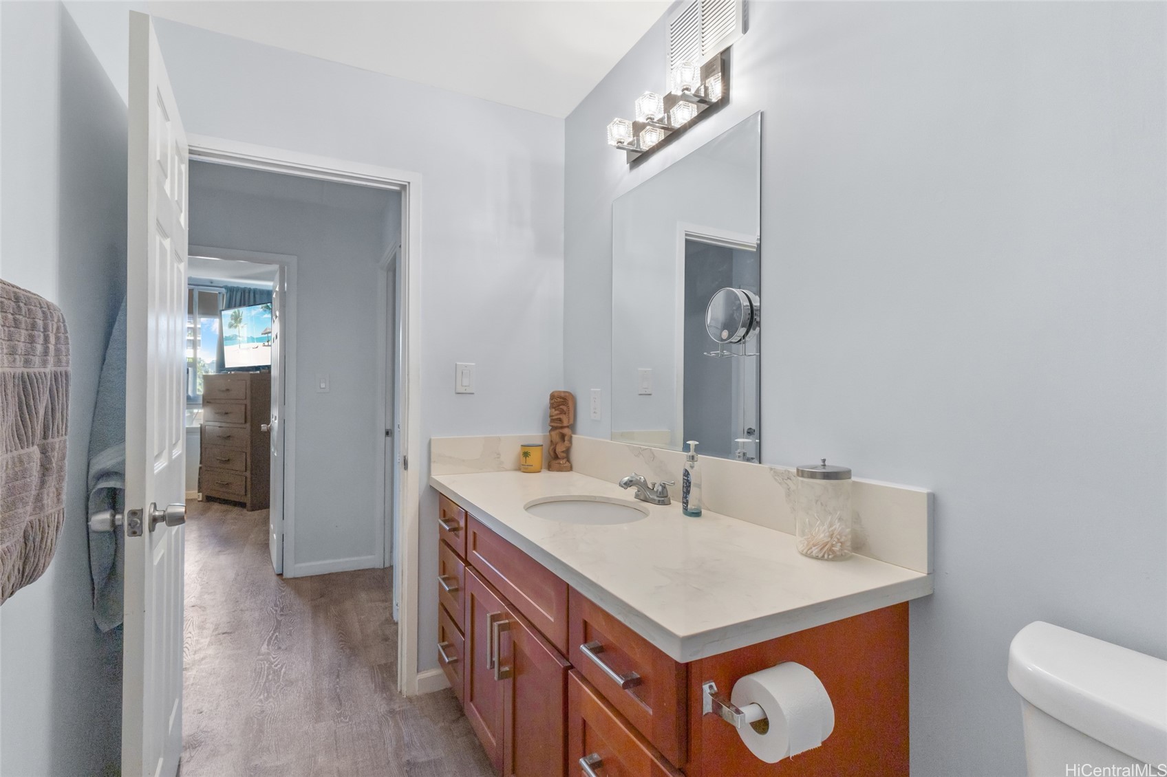 Honolulu, Hawaii, 96815, United States, 2 Bedrooms Bedrooms, ,2 BathroomsBathrooms,Residential,For Sale,1926307
