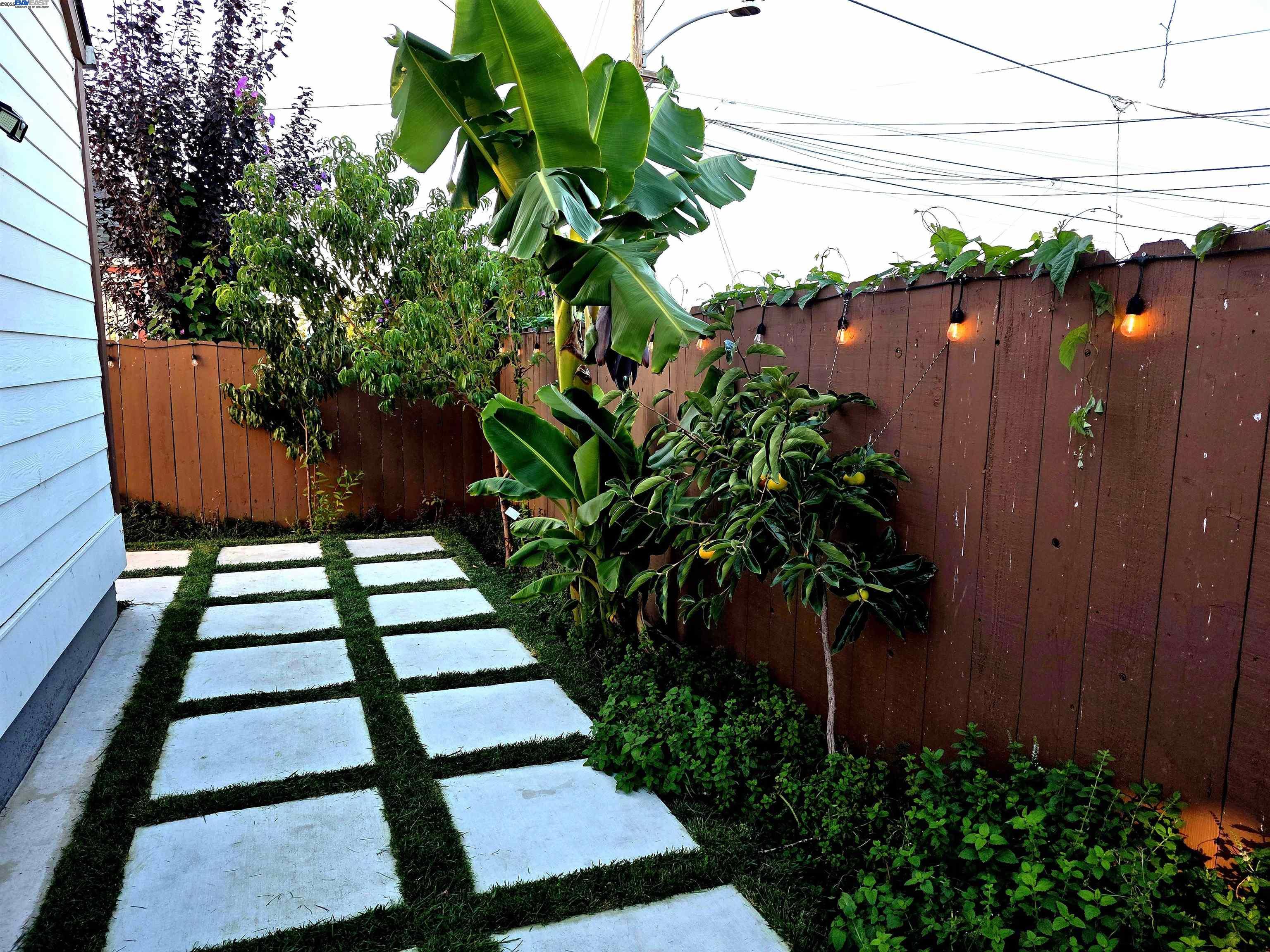 Oakland, California, 94603, United States, 3 Bedrooms Bedrooms, ,2 BathroomsBathrooms,Residential,For Sale,1991687