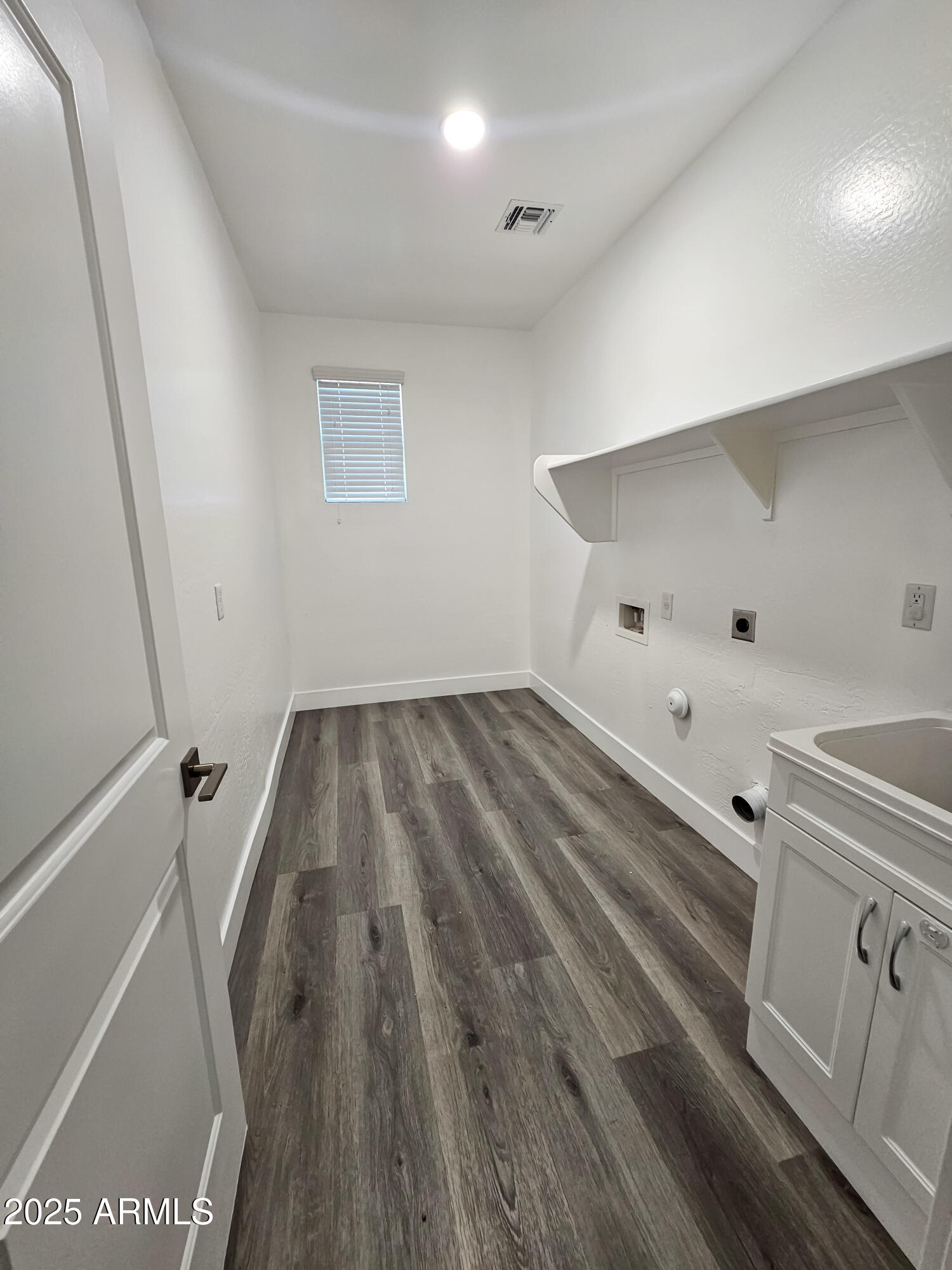 Glendale, Arizona, 85307, United States, 4 Bedrooms Bedrooms, ,3 BathroomsBathrooms,Residential,For Sale,2003345