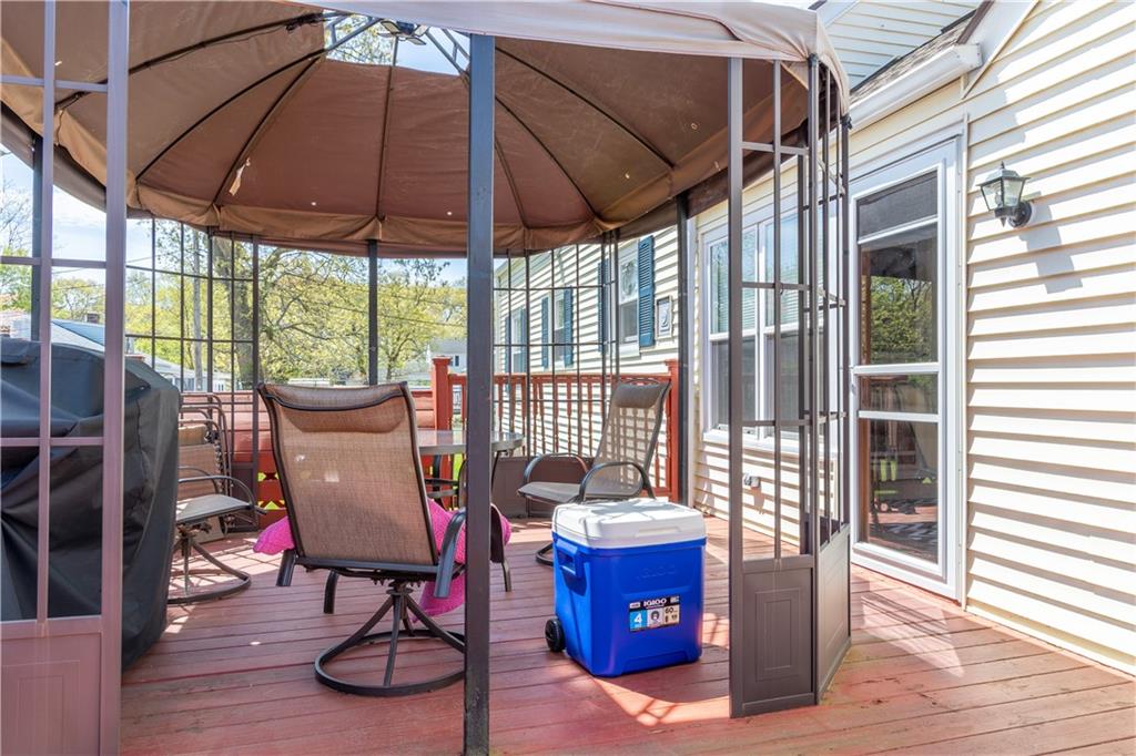 Warwick, Rhode Island, 02886, United States, 4 Bedrooms Bedrooms, ,1 BathroomBathrooms,Residential,For Sale,1943403
