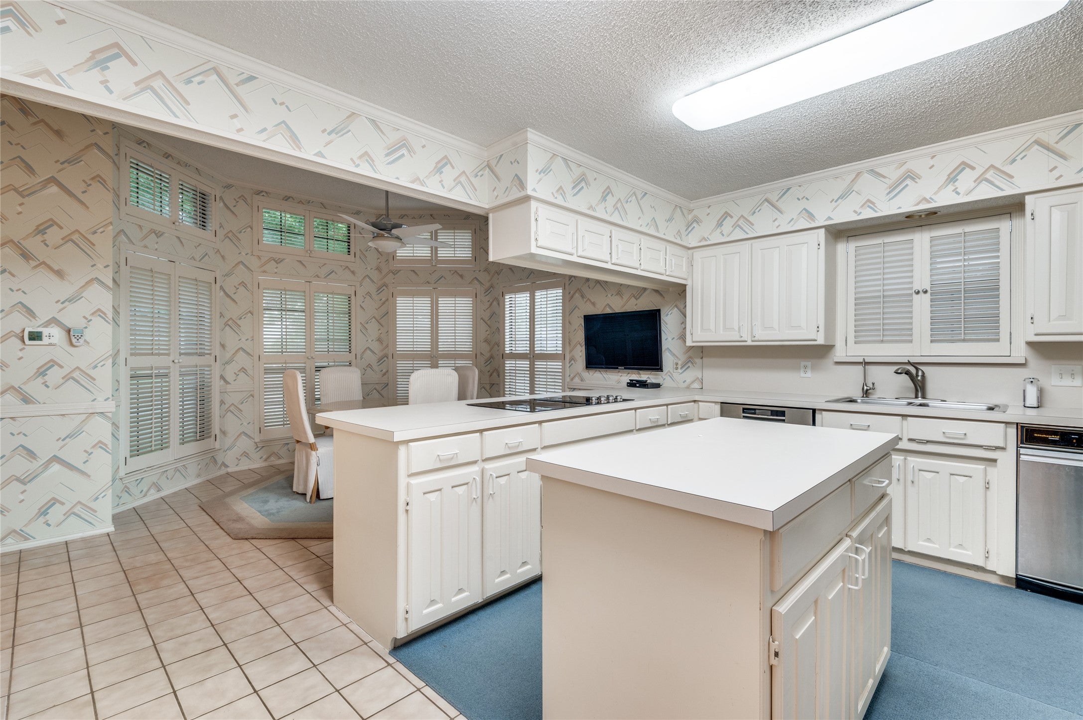 Bedford, Texas, 76021, United States, 5 Bedrooms Bedrooms, ,4 BathroomsBathrooms,Residential,For Sale,1976137