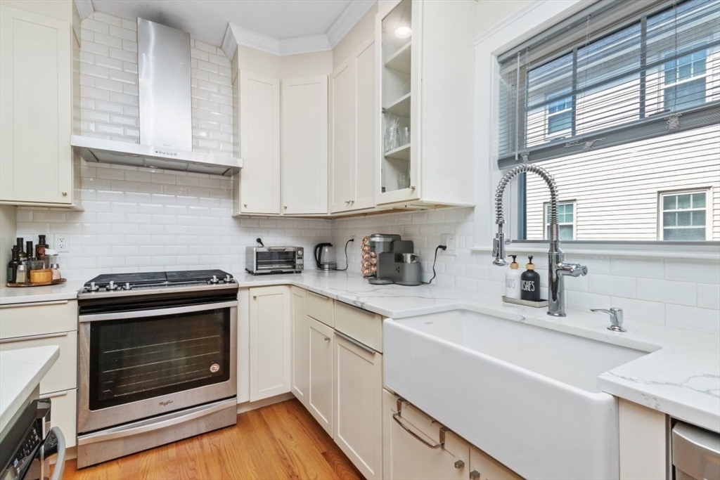 Boston, Massachusetts, 02136, United States, 3 Bedrooms Bedrooms, ,3 BathroomsBathrooms,Residential,For Sale,1947073