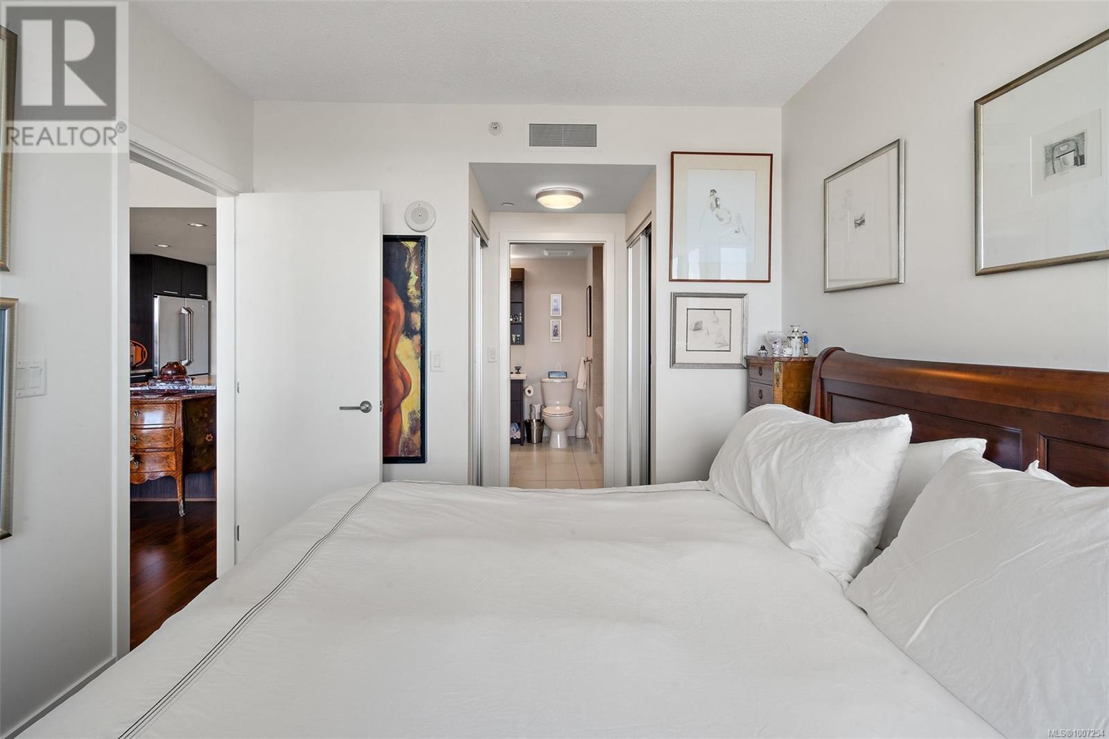 VICTORIA, British Columbia, V8W 1C7, CA, 1 Bedroom Bedrooms, ,1 BathroomBathrooms,Residential,For Sale,1895937