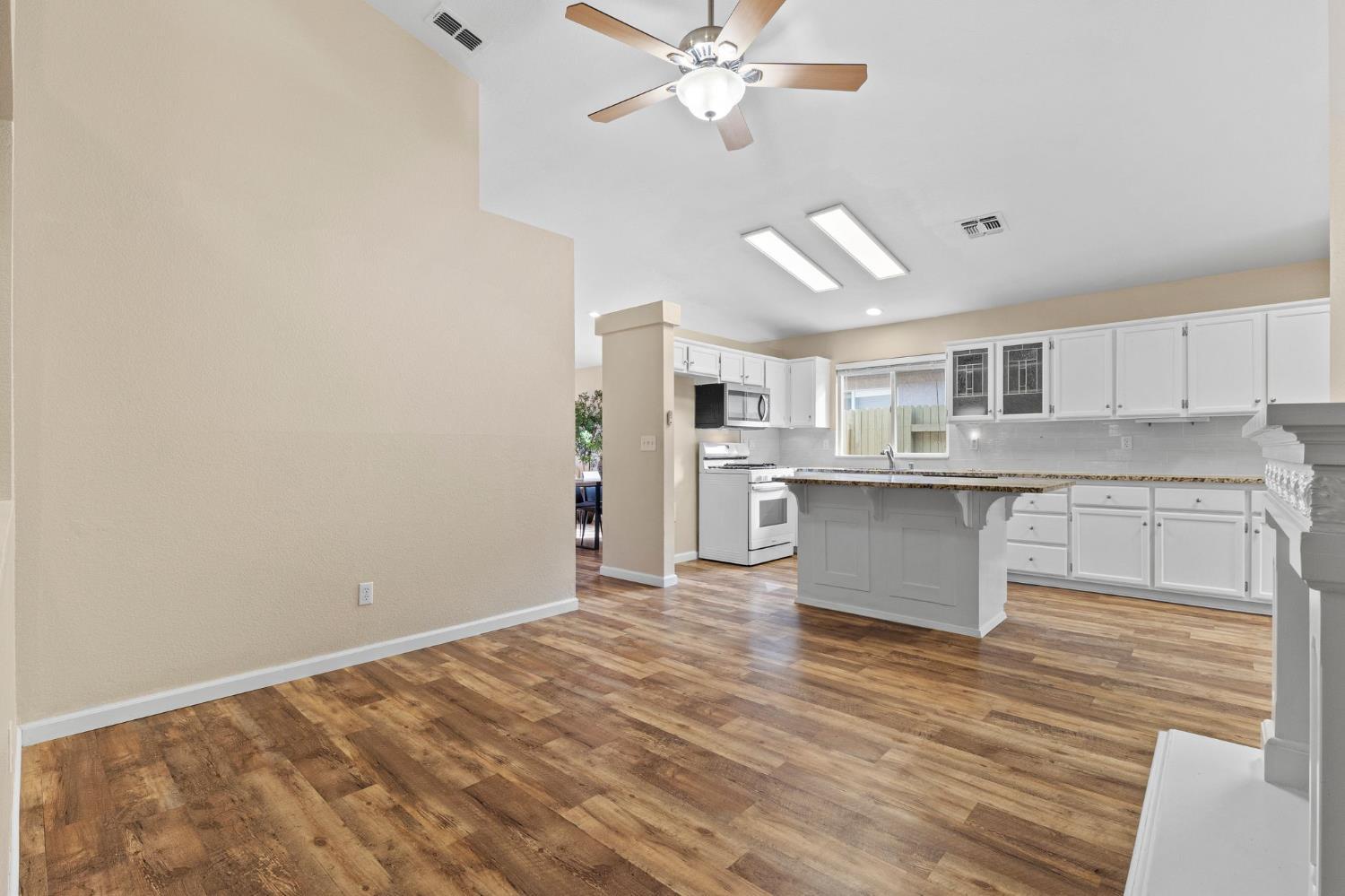 Rancho Cordova, California, 95670, United States, 3 Bedrooms Bedrooms, ,2 BathroomsBathrooms,Residential,For Sale,1900800