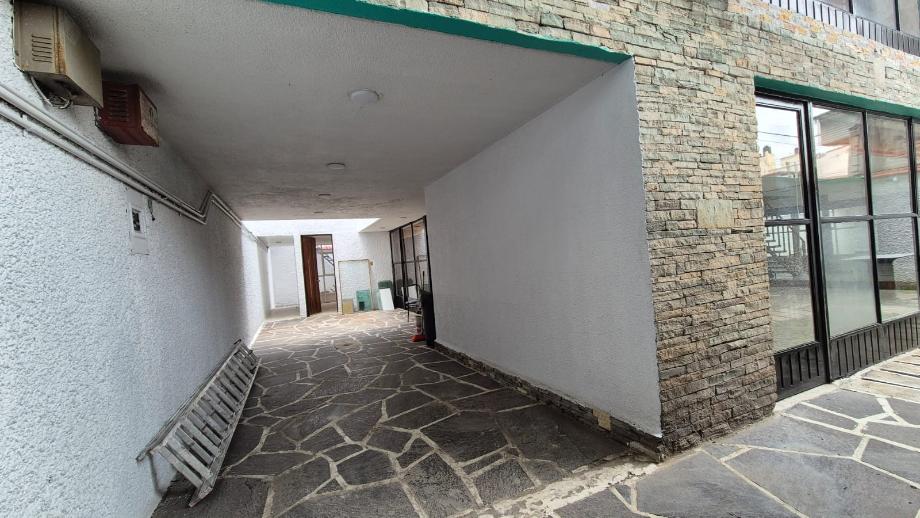 Iztacalco, Ciudad de México, 08200, Mexico, 9 Bedrooms Bedrooms, ,3 BathroomsBathrooms,Residential,For Sale,1918570