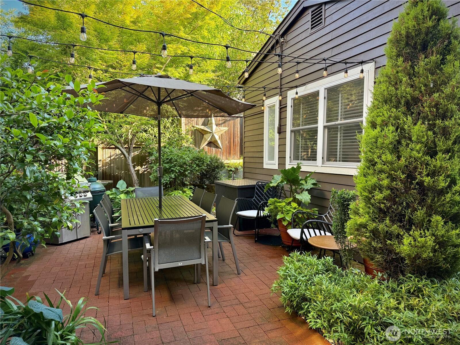 SEATTLE, Washington, 98102, United States, 2 Bedrooms Bedrooms, ,3 BathroomsBathrooms,Residential,For Sale,1901713