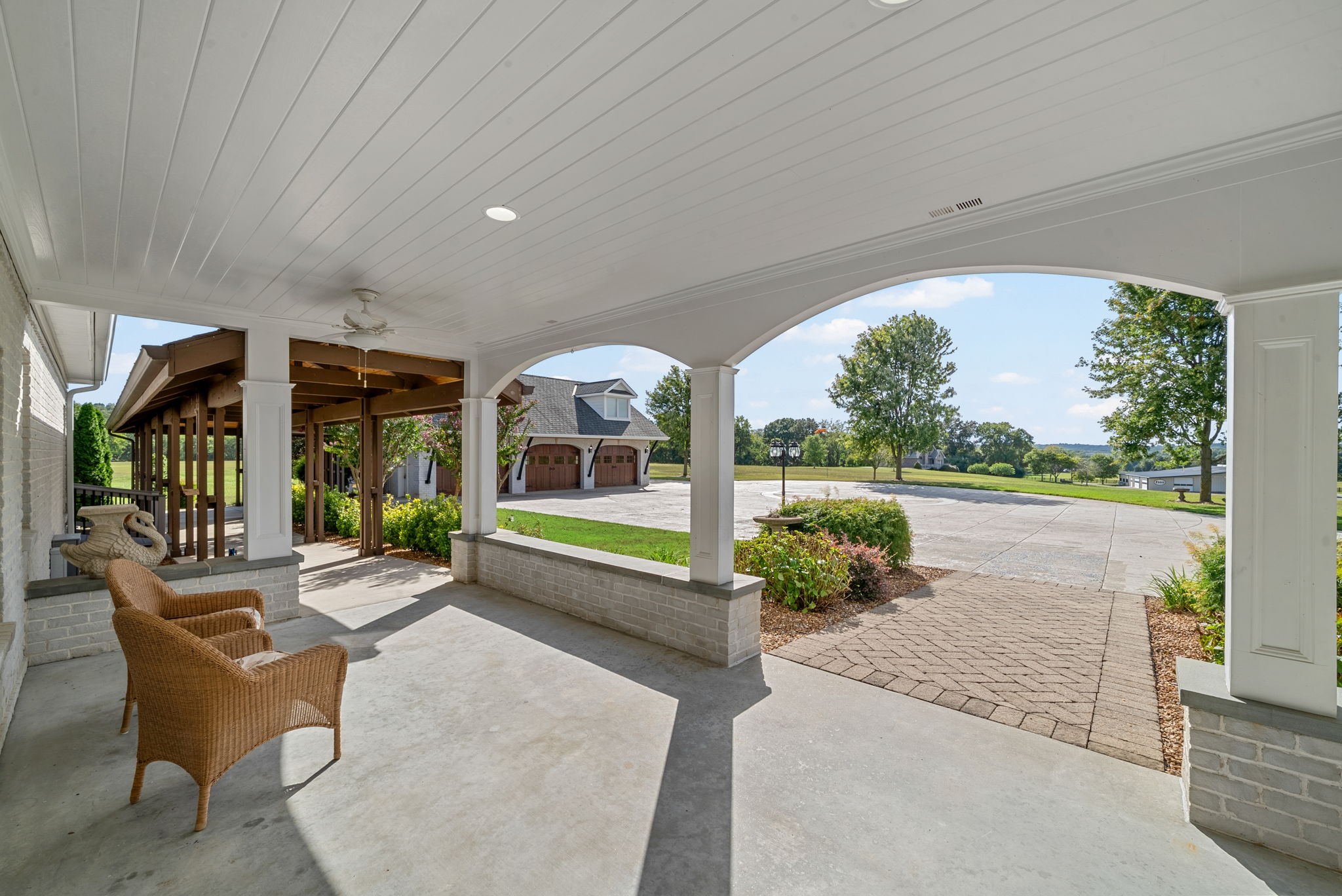 Clarksville, Tennessee, 37040, United States, 4 Bedrooms Bedrooms, ,4 BathroomsBathrooms,Residential,For Sale,1981354