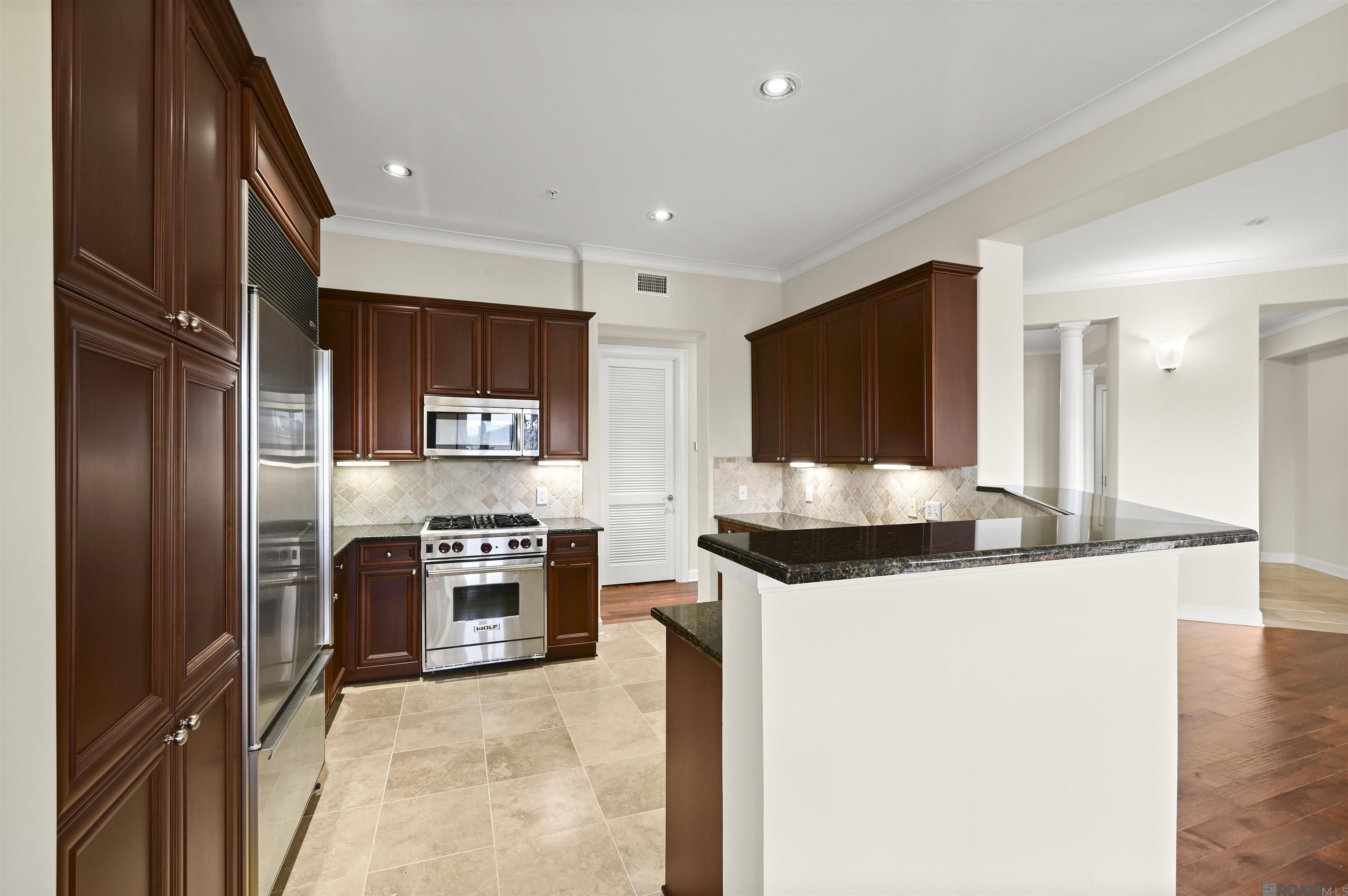 Baton Rouge, Louisiana, 70808, United States, 3 Bedrooms Bedrooms, ,2 BathroomsBathrooms,Residential,For Sale,1980847