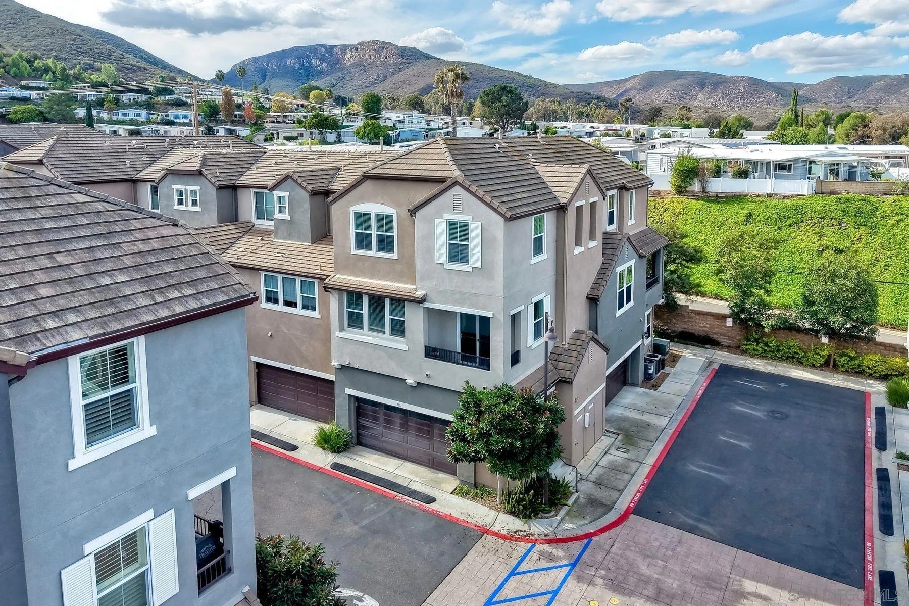 San Diego, California, 92071, United States, 2 Bedrooms Bedrooms, ,3 BathroomsBathrooms,Residential,For Sale,1997470