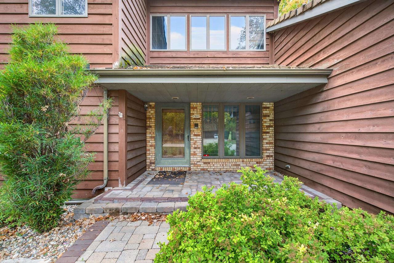 Oshkosh, Wisconsin, 54904, United States, 4 Bedrooms Bedrooms, ,3 BathroomsBathrooms,Residential,For Sale,1978045