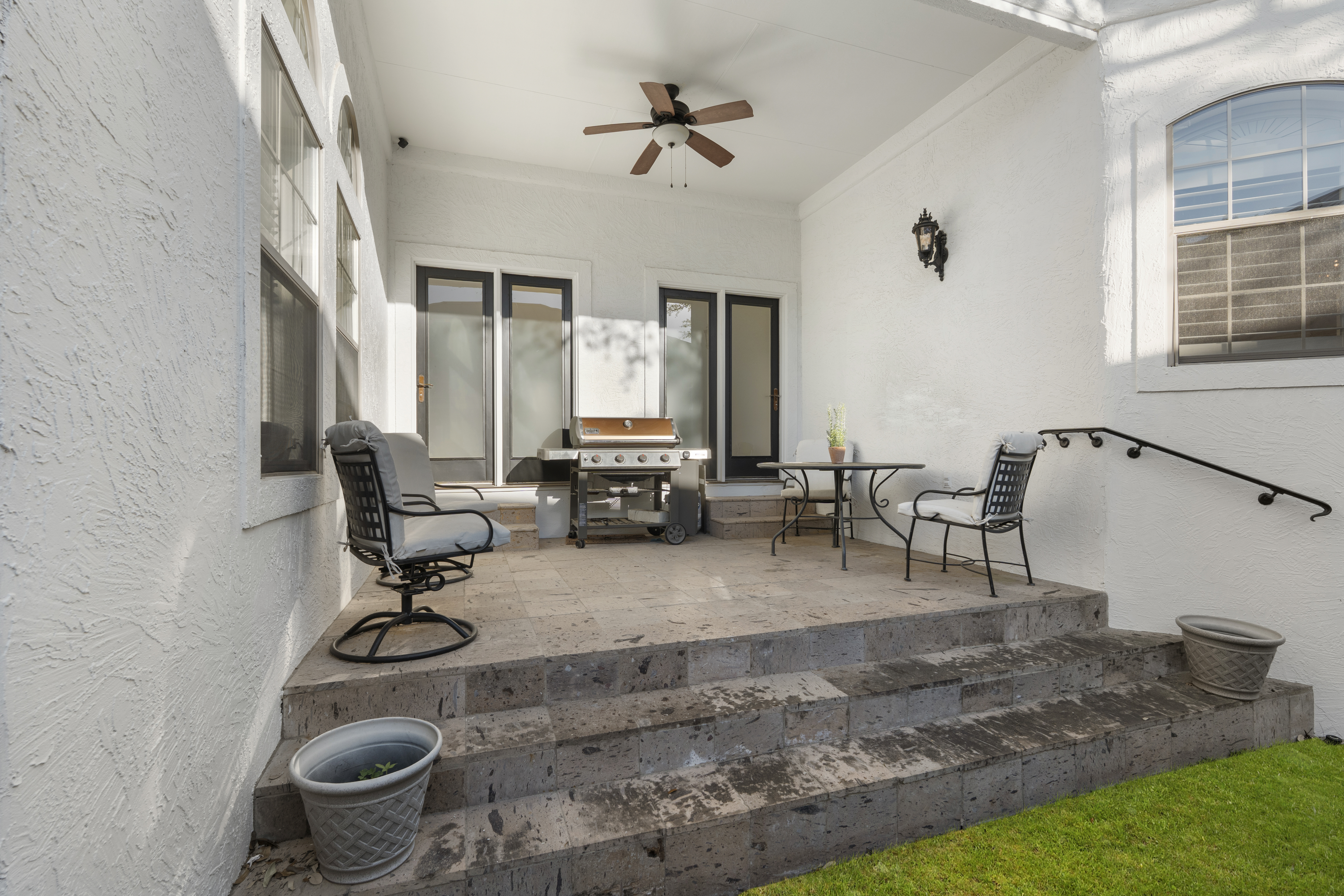  Updated Home with Captivating Interior Features - 物件實景