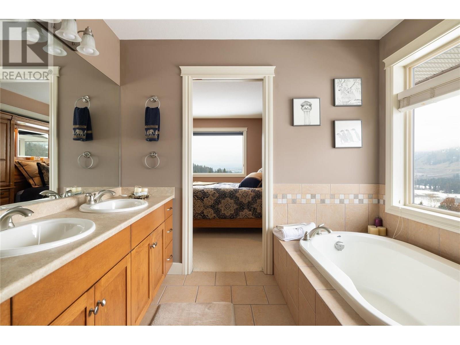 COLDSTREAM, British Columbia, V1B 3E8, CA, 3 Bedrooms Bedrooms, ,2 BathroomsBathrooms,Residential,For Sale,1837127