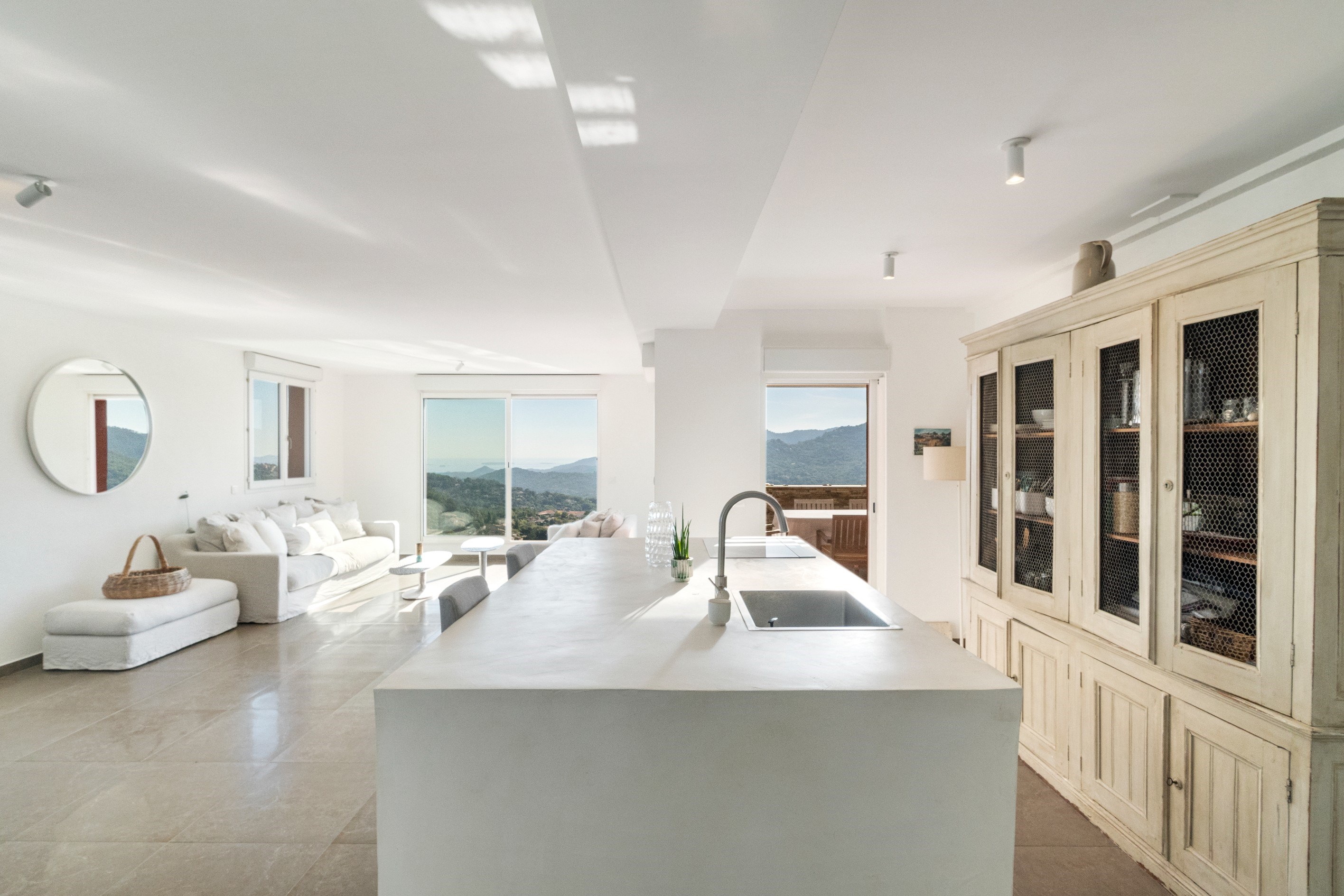  Villa for sale in Adrets-de-l’Estérel with sea view and pool, French Riviera - 物件實景