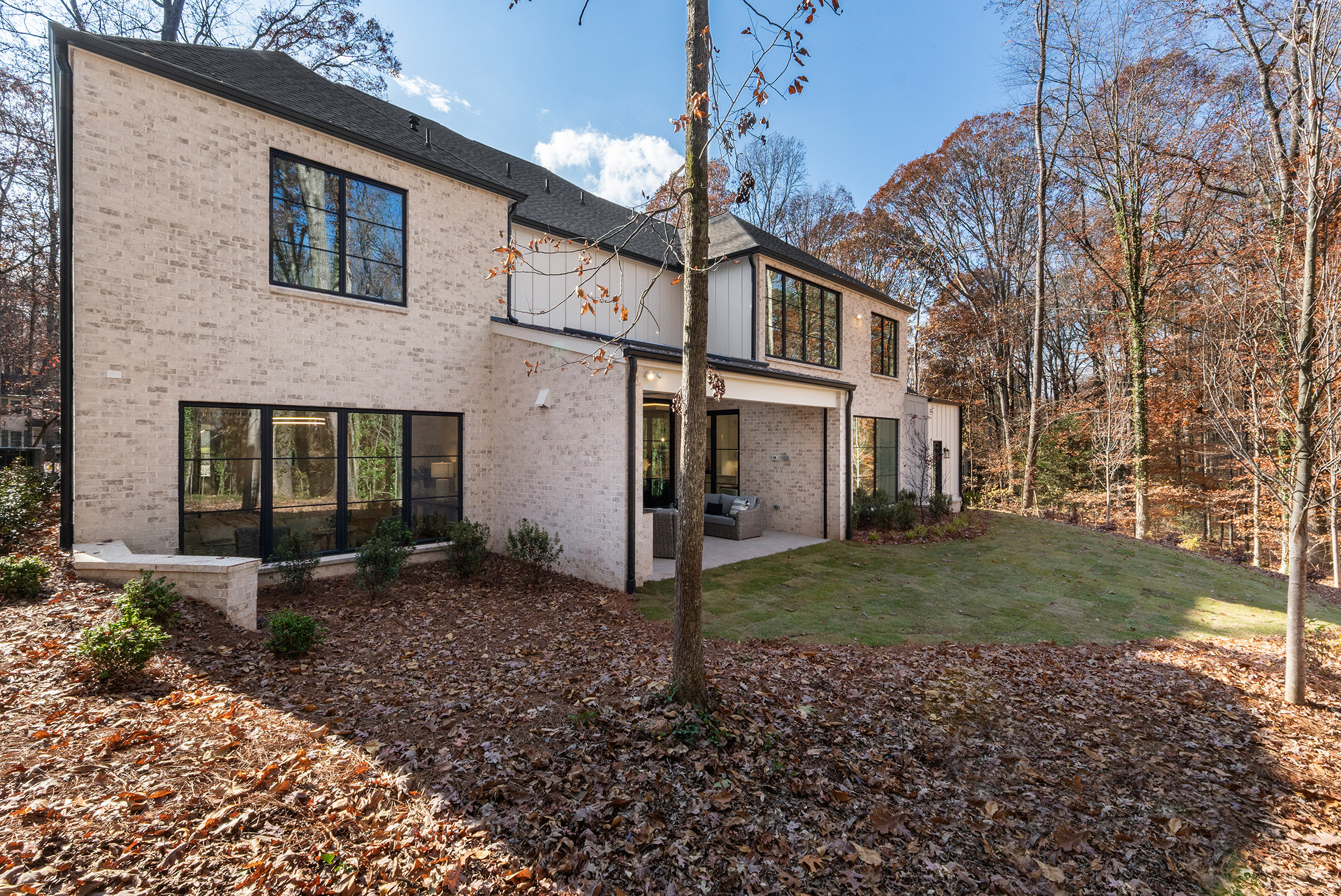  The Epitome of Alpharetta Luxury: Transitional Masterpiece in Garden District - 物件實景