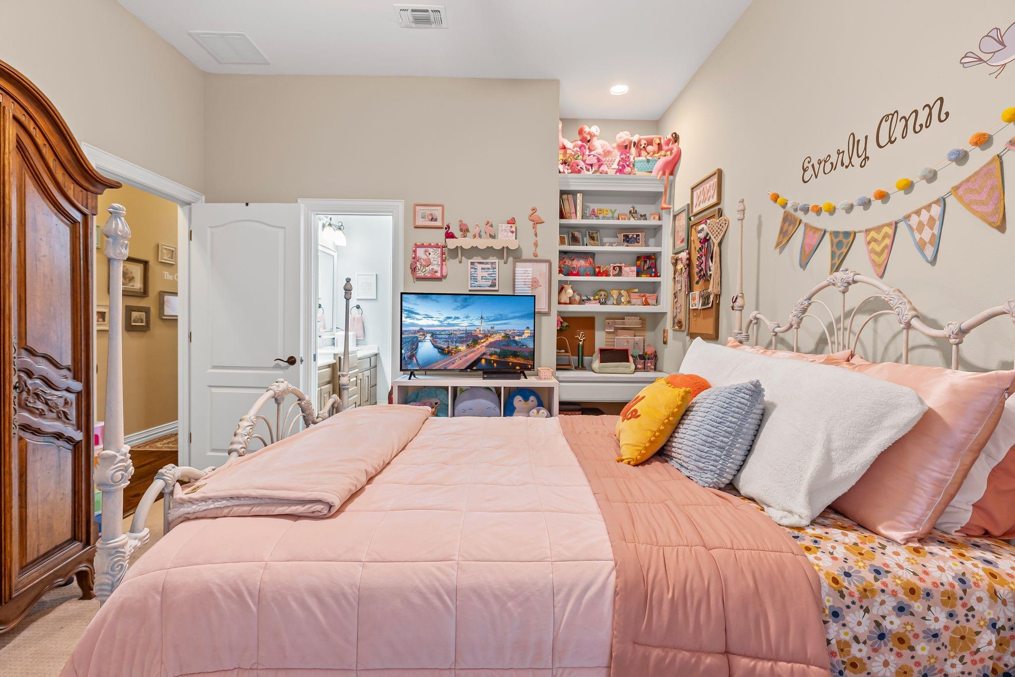 Caddo Mills, Texas, 75135, United States, 4 Bedrooms Bedrooms, ,5 BathroomsBathrooms,Residential,For Sale,1984290