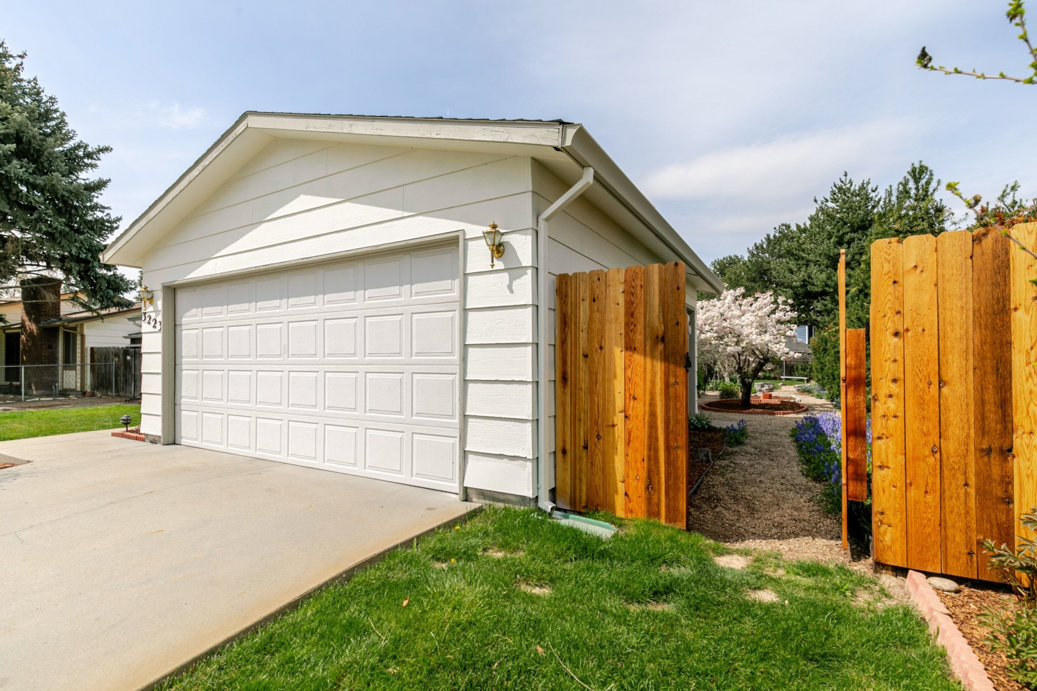  Parklike Yard With 3 Bedroom 2 Bath Home - 物件實景