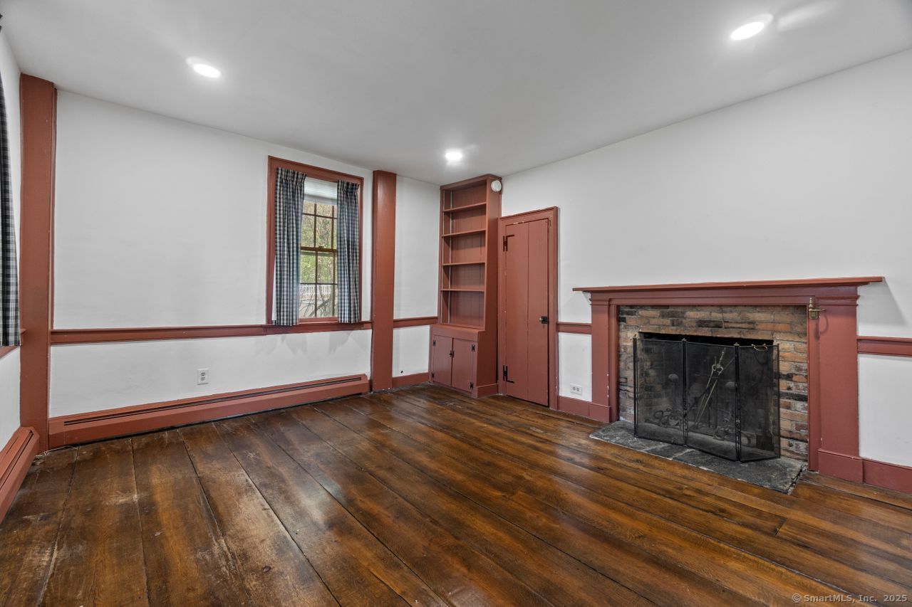 Woodbury, Connecticut, 06798, United States, 4 Bedrooms Bedrooms, ,3 BathroomsBathrooms,Residential,For Sale,1890023