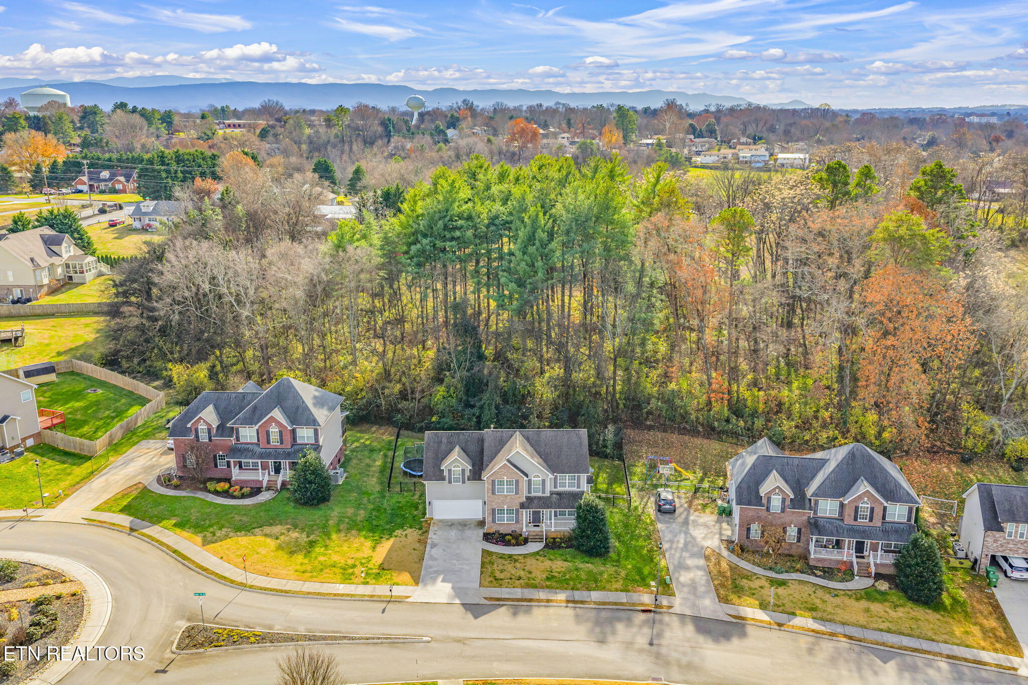Maryville, Tennessee, 37804, United States, 4 Bedrooms Bedrooms, ,3 BathroomsBathrooms,Residential,For Sale,1996770