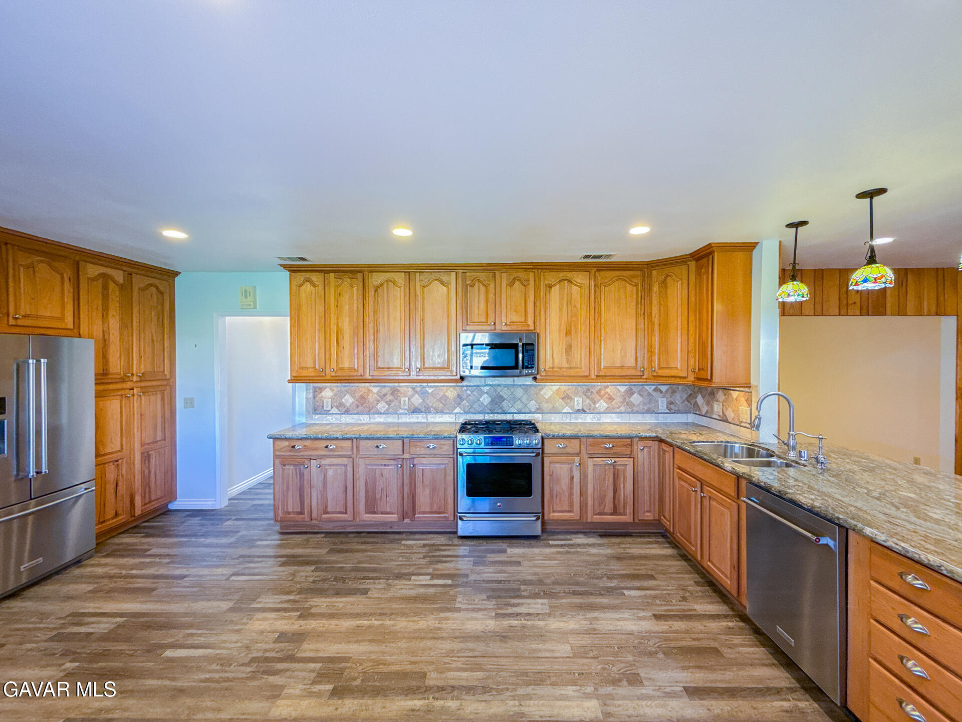 Palmdale, California, 93550, United States, 4 Bedrooms Bedrooms, ,2 BathroomsBathrooms,Residential,For Sale,2028325