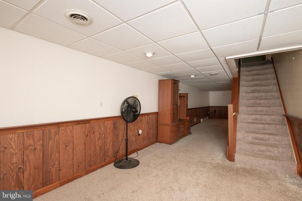 Reading, Pennsylvania, 19607, United States, 4 Bedrooms Bedrooms, ,4 BathroomsBathrooms,Residential,For Sale,1951295