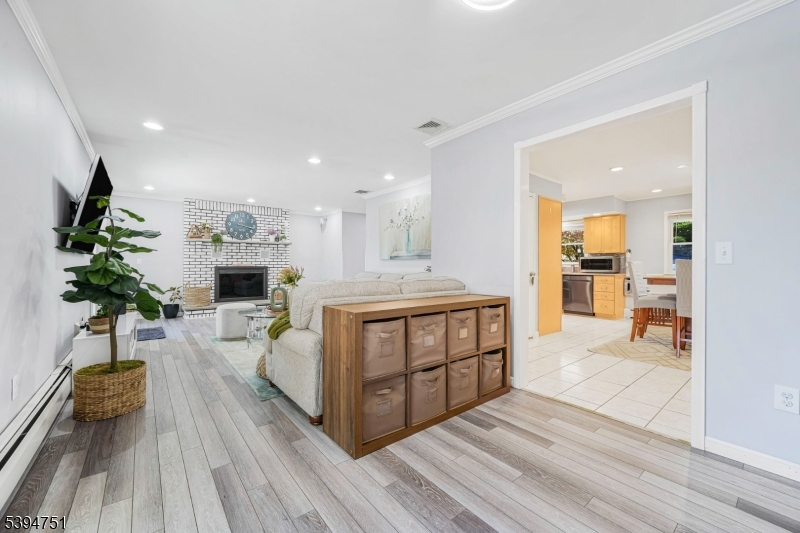 Jefferson Twp., New Jersey, 07849, United States, 3 Bedrooms Bedrooms, ,2 BathroomsBathrooms,Residential,For Sale,1993469