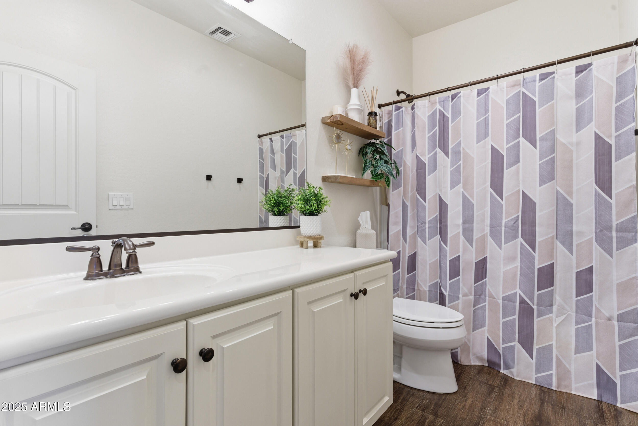 Gilbert, Arizona, 85297, United States, 3 Bedrooms Bedrooms, ,3 BathroomsBathrooms,Residential,For Sale,1991176